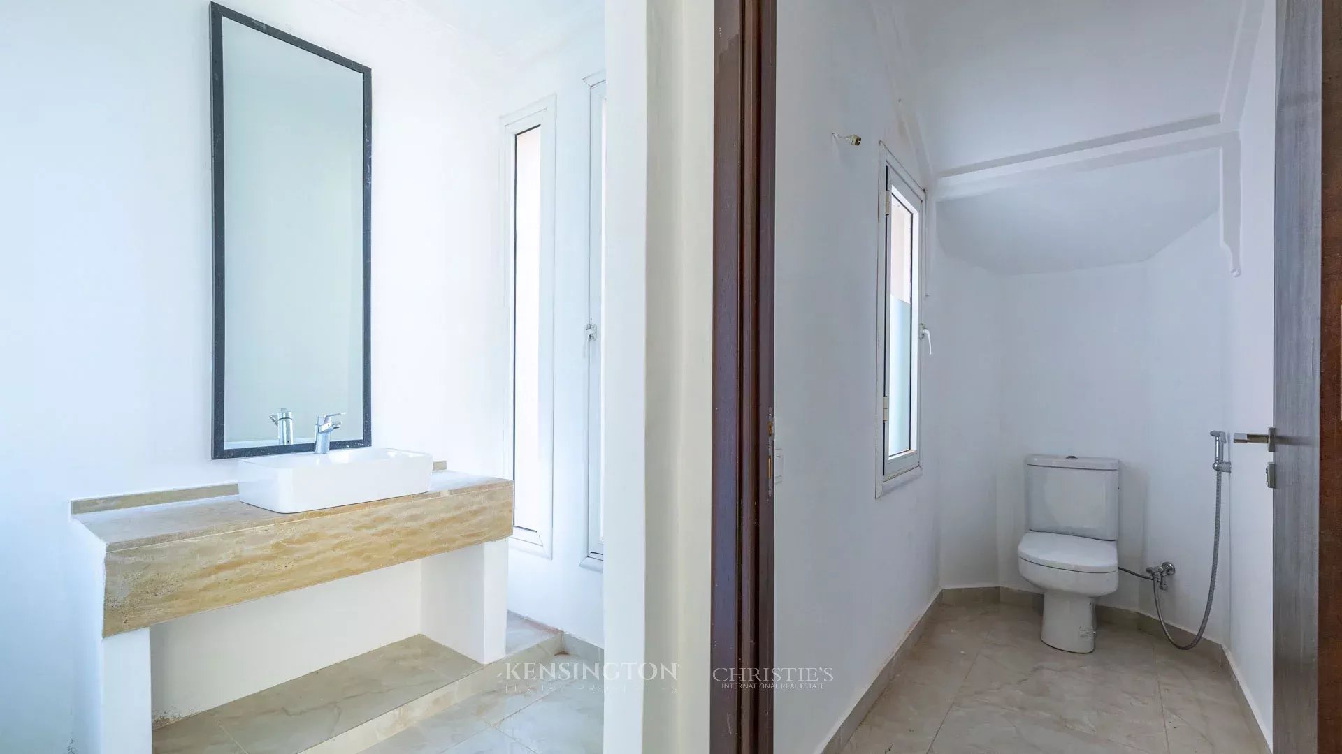 5 Bedroom Villa/Townhouse's Image 32