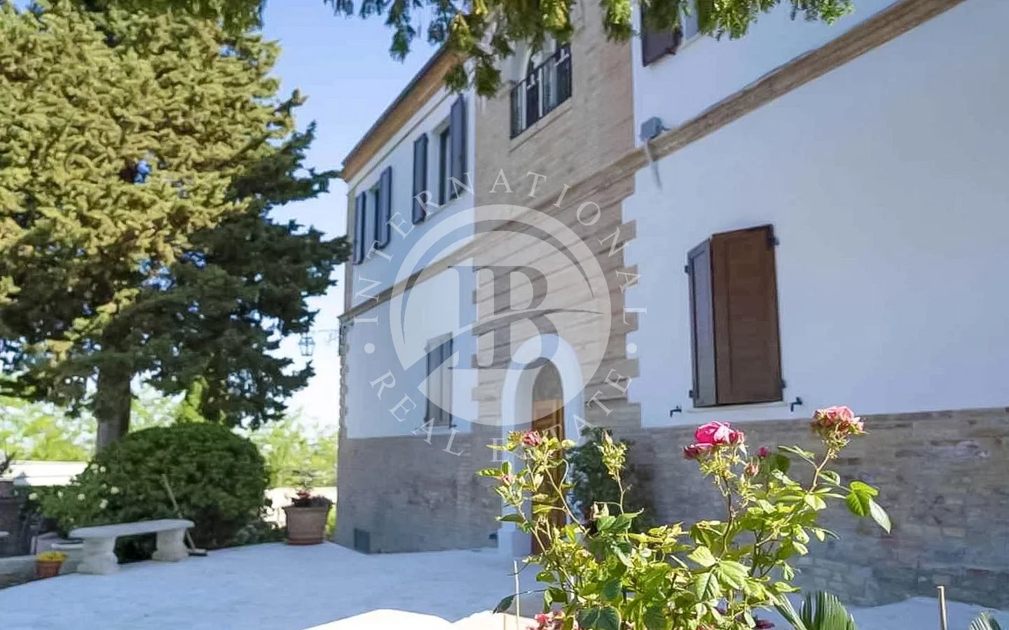 Villa in Sant'Omero - Image 2