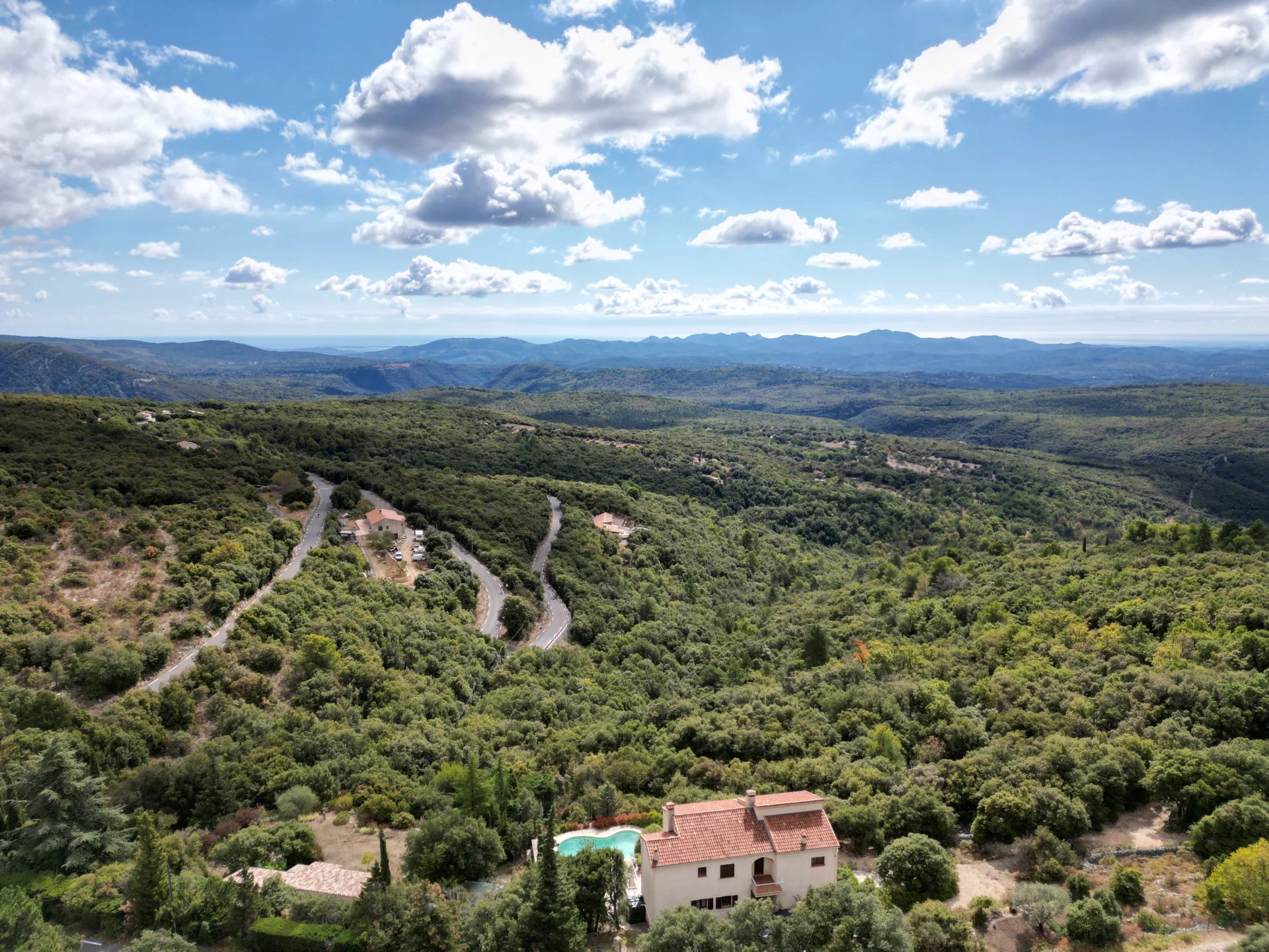 Great 6 bedroom villa with panoramic view - MONS Great 6 bedroom villa with panoramic view - MONS