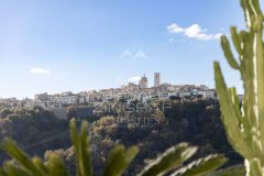 Luxury Villa in Saint-Paul de Vence with Panoramic Village Views — photo 3 of 7