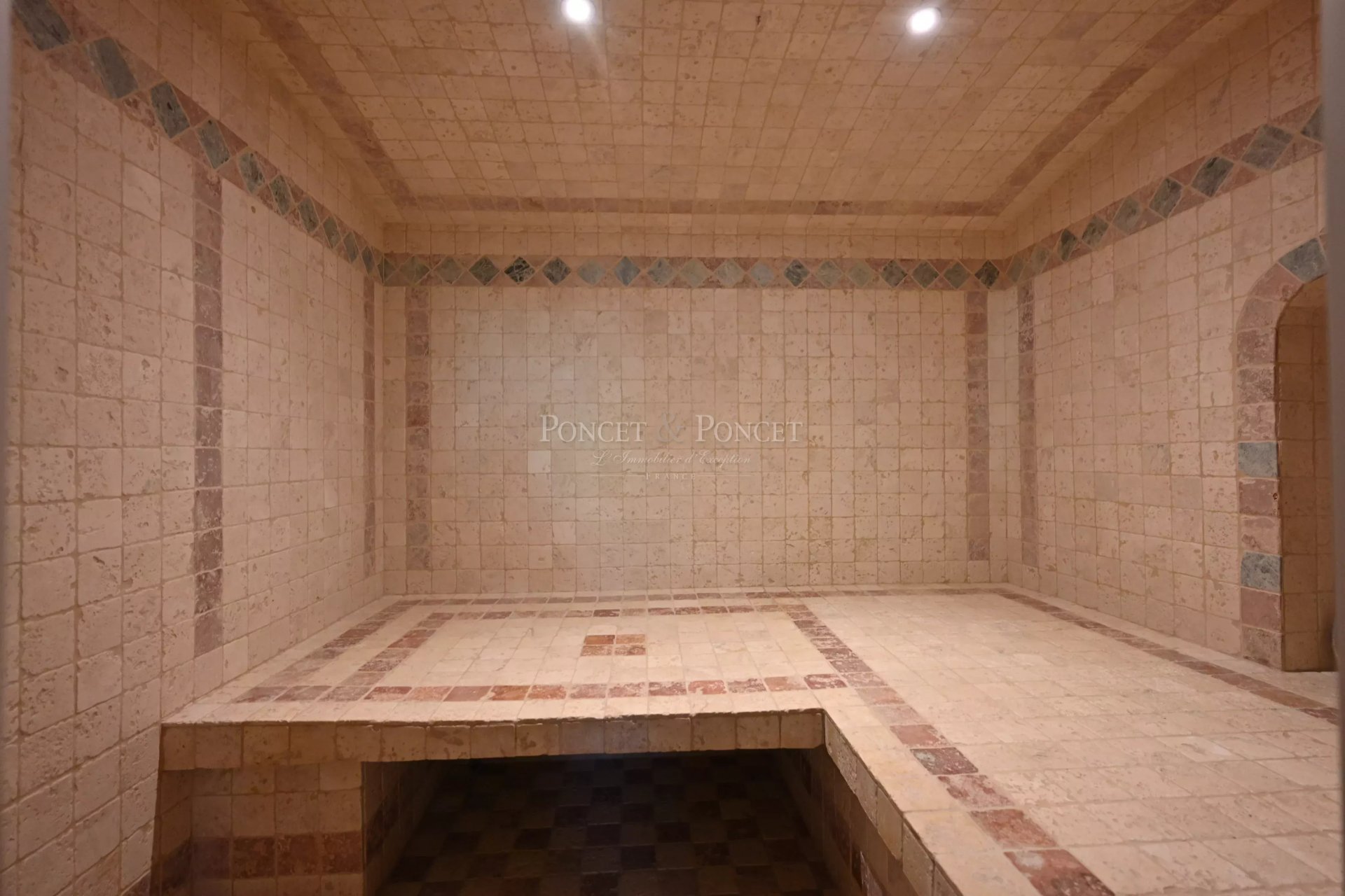 9 Bedroom Chateau's Image 21