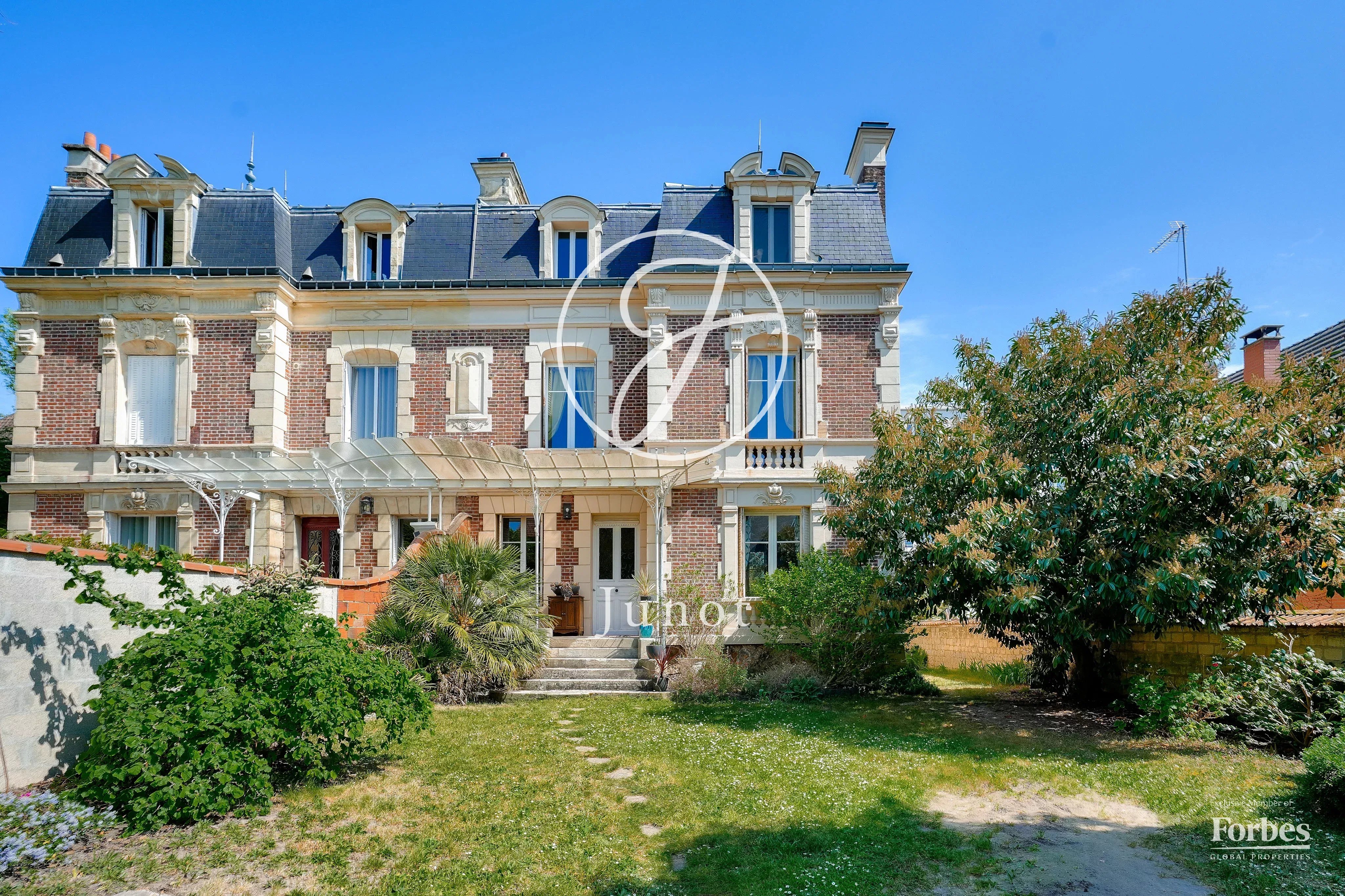 Le Vésinet - CENTRE - Maison - 5 chambres - 183m² - Terrain 644m².