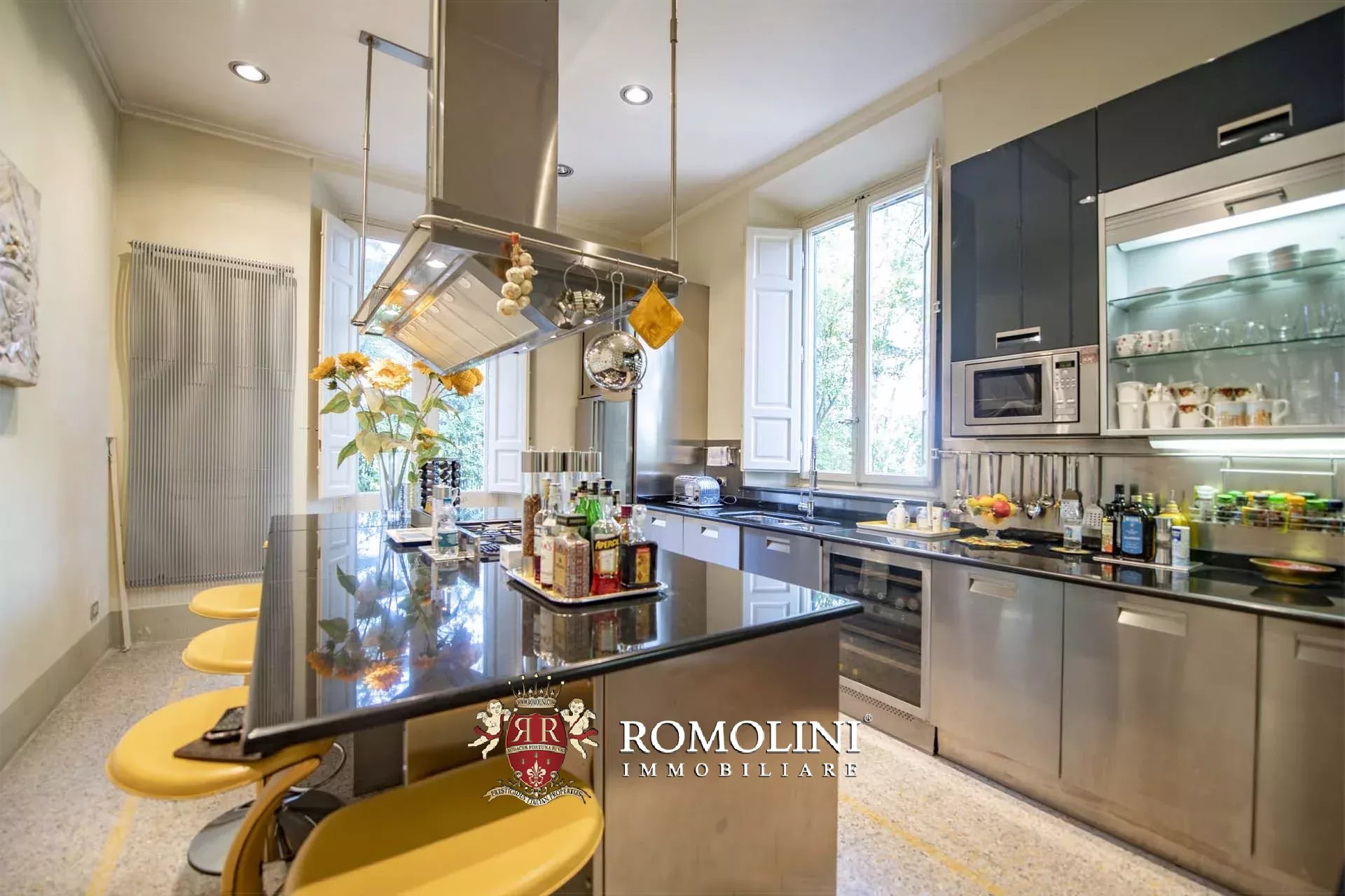 8 Bedroom Villa/Townhouse's Image 21