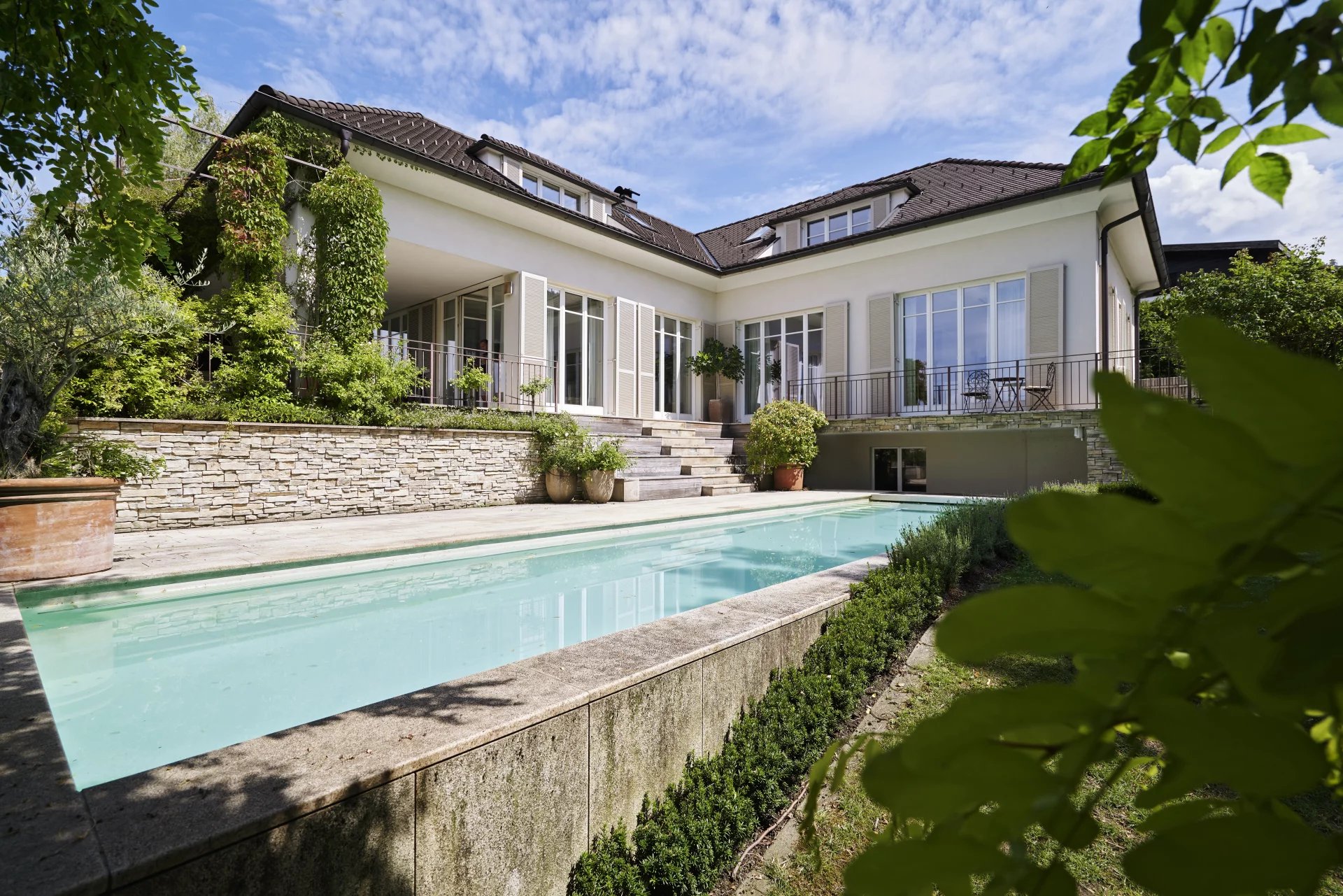 Luxuriöse Landhausvilla über Dornbirn – Privatsphäre, Pool & Weitblick photo - 3