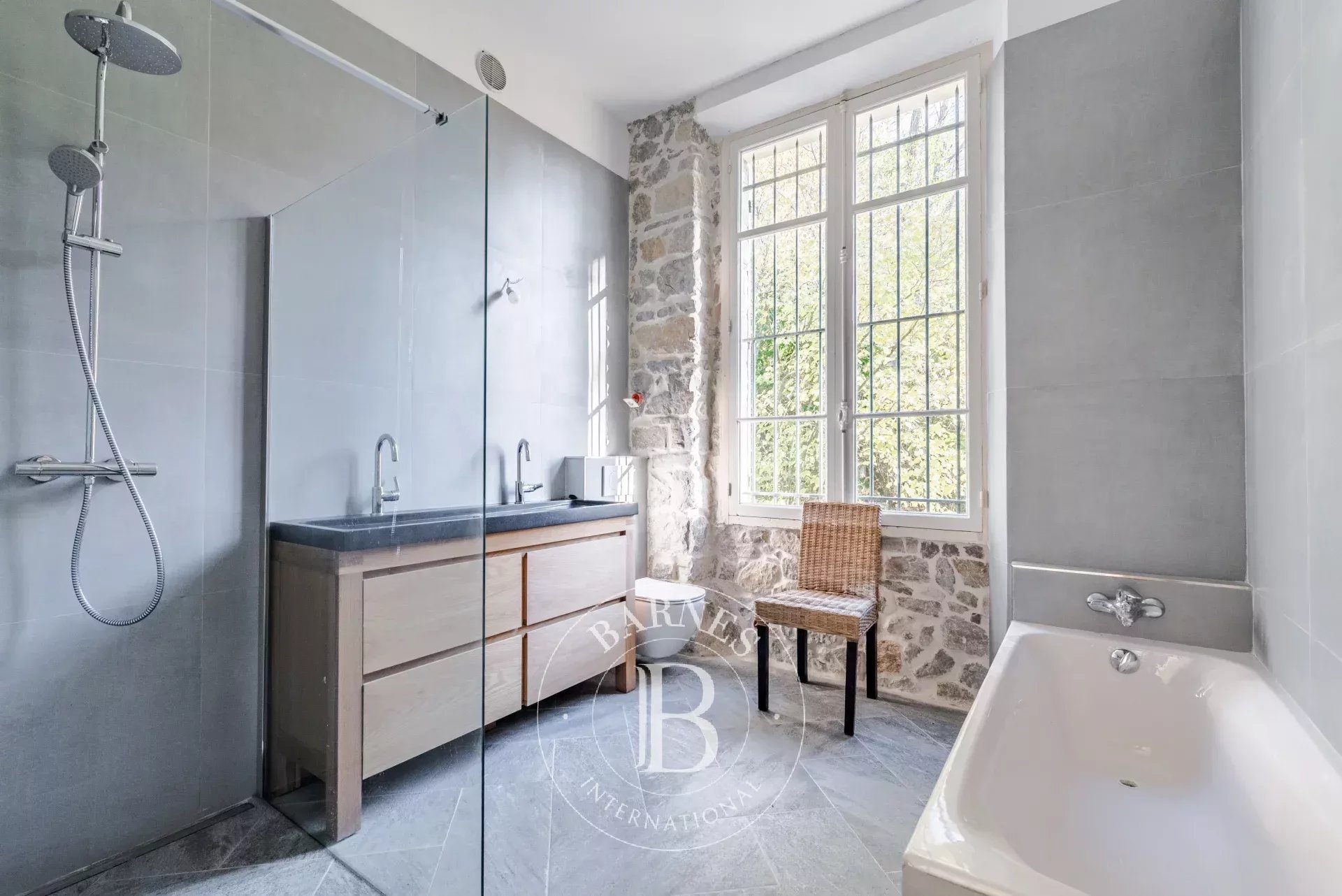 Ev Mougins - picture 13