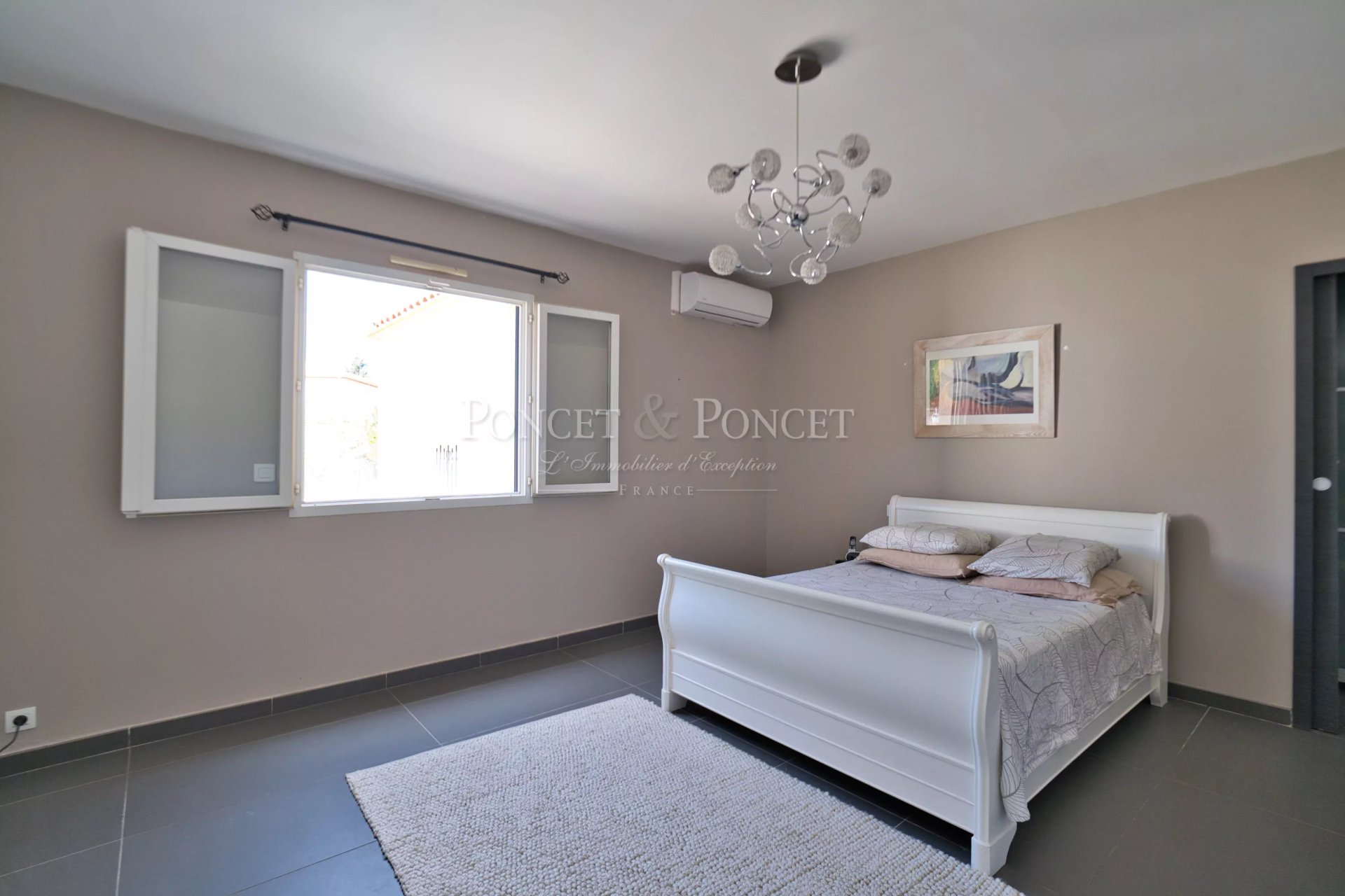 5 Bedroom Villa/Townhouse's Image 8