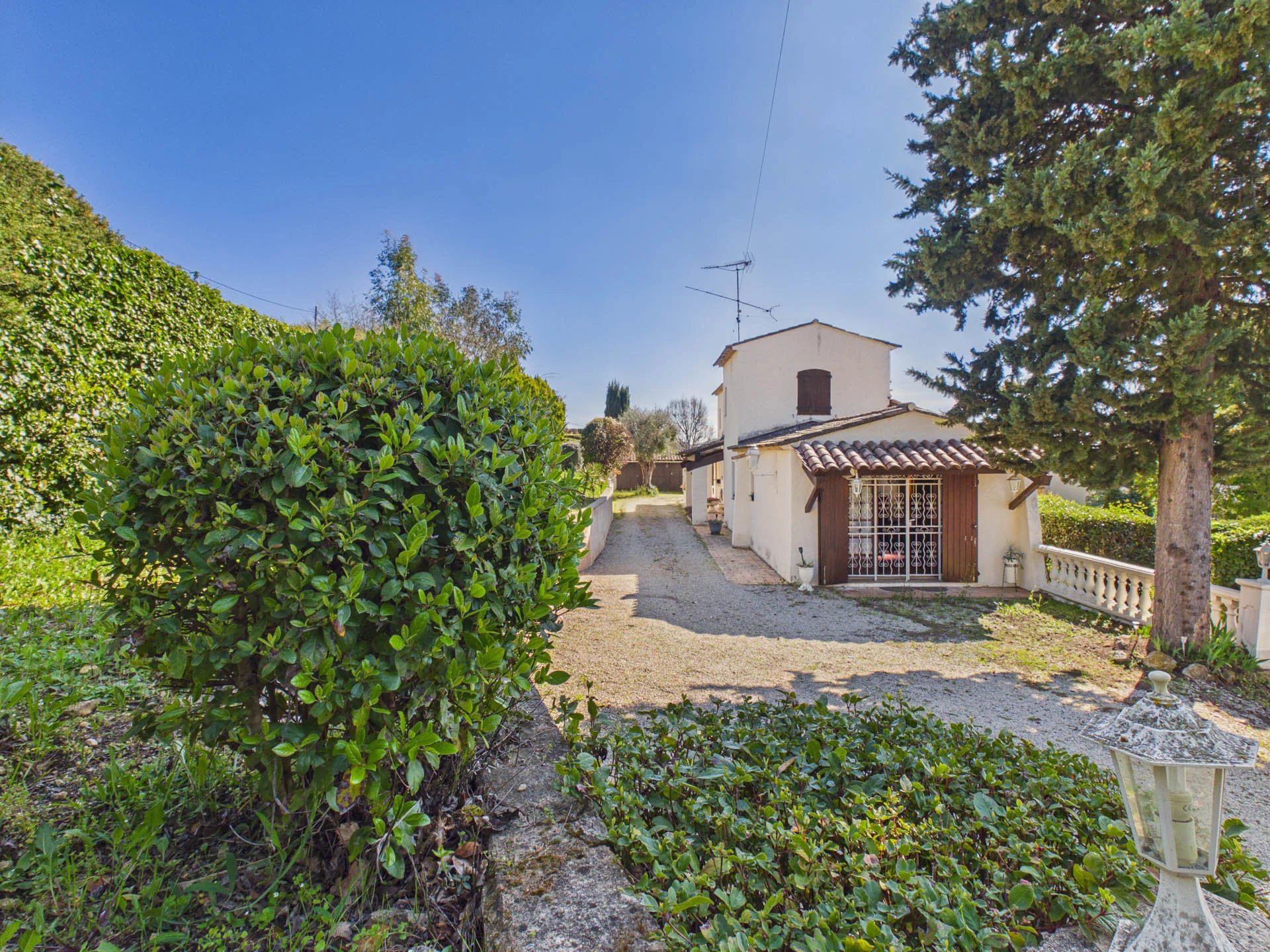 Villa to renovate with pool and view  - Montauroux