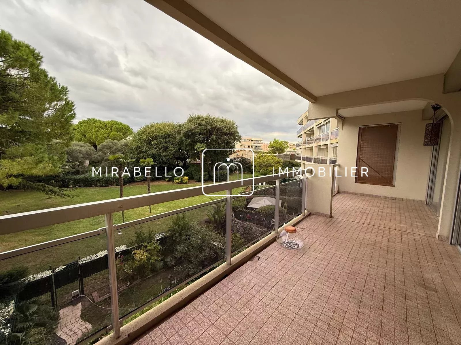 SPACIEUX 3 PIECES ANTIBES - RESIDENCE AVEC PISCINE
