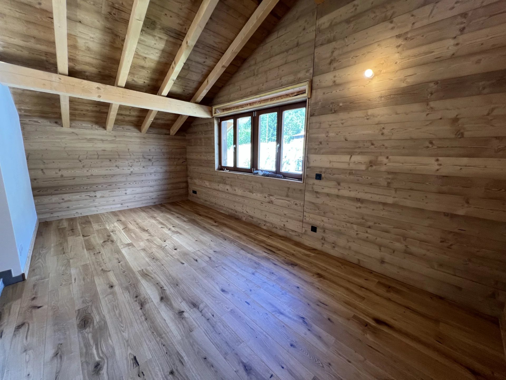 BARNES MONT-BLANC - LES CONTAMINES-MONTJOIE - QUIET AREA CLOSE TO THE SLOPES - FLAT IN RENOVATED FARMHOUSE - PRIVATE GARDEN - picture 2