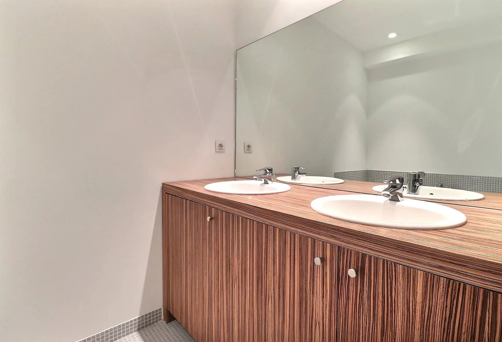 Ixelles - Chatelain - Duplex 3ch + terrasses + parking (optionnel)