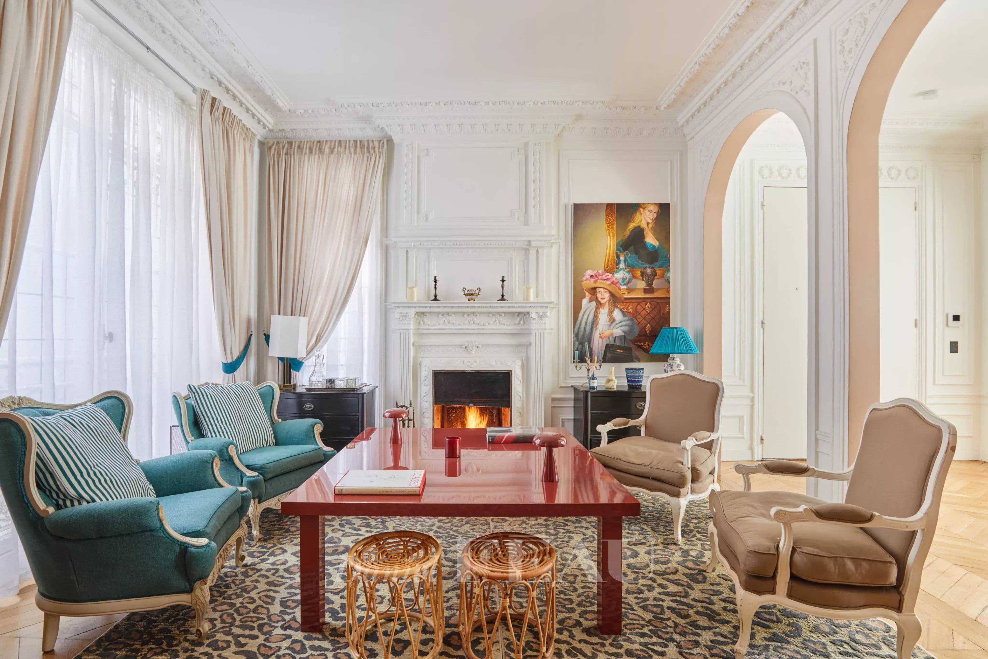 Paris 16th District –  An elegant 4-bed family apartment