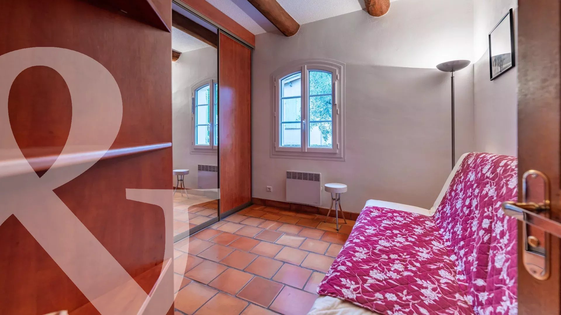 MAISON TYPIQUEMENT PROVENCALE