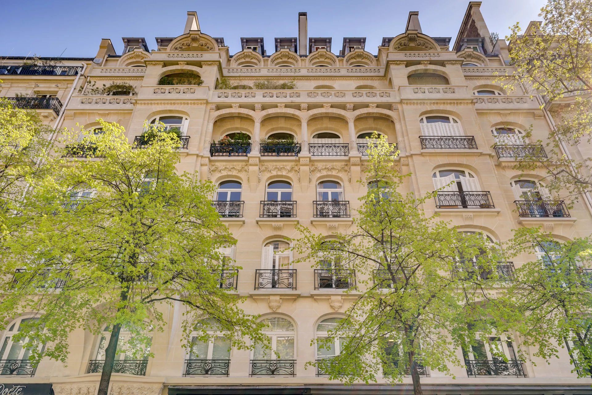 Sale Apartment Paris 16th