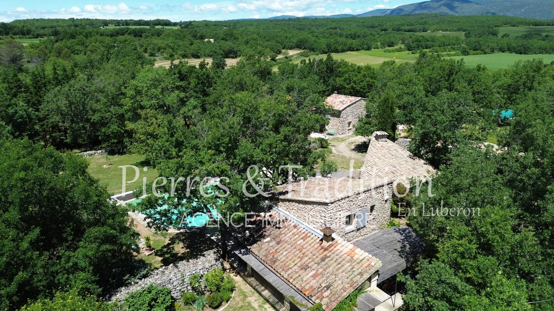 Agence immobilière de Pierres et Tradition en Luberon Apt