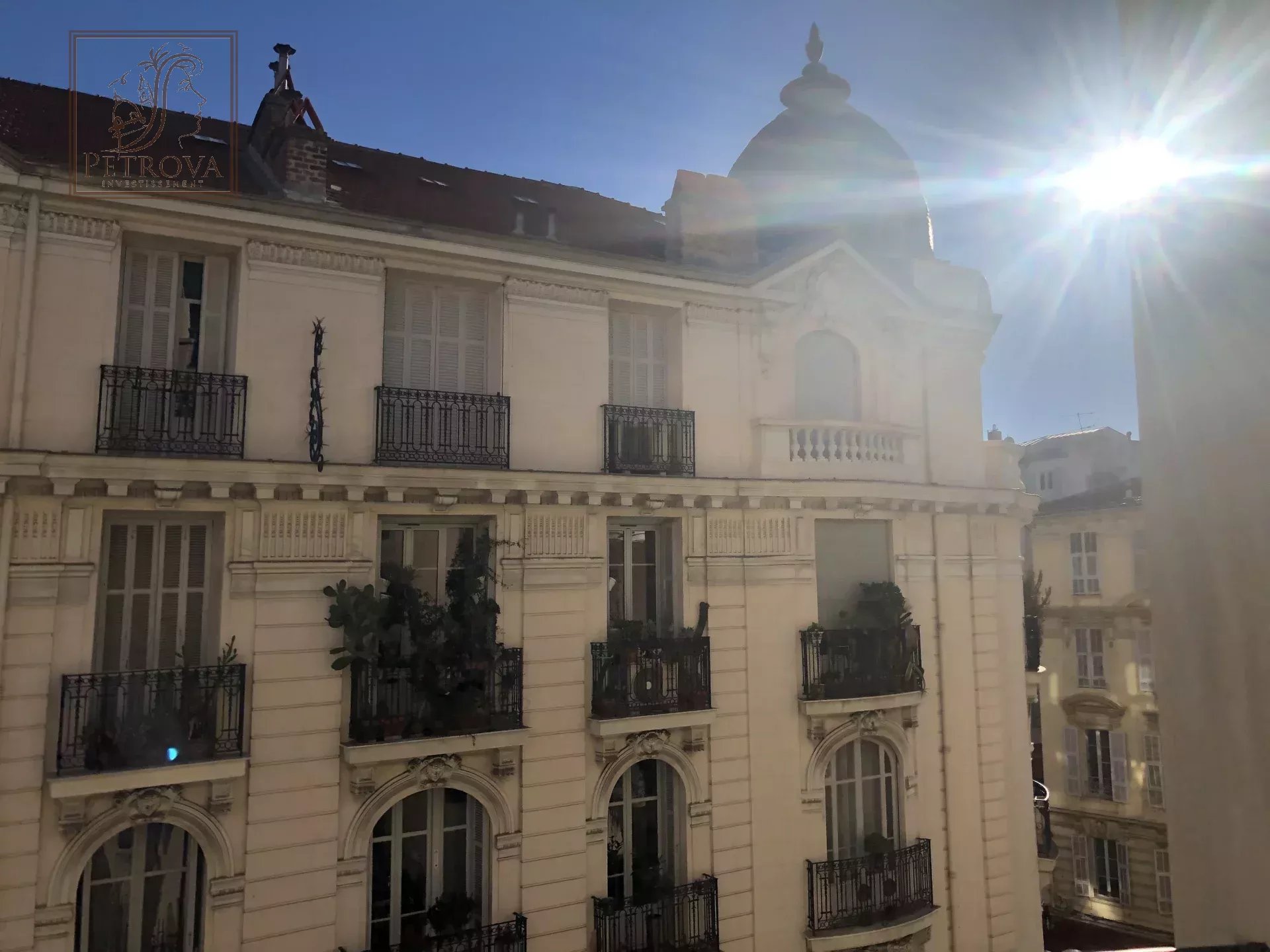 Agence immobilière de 