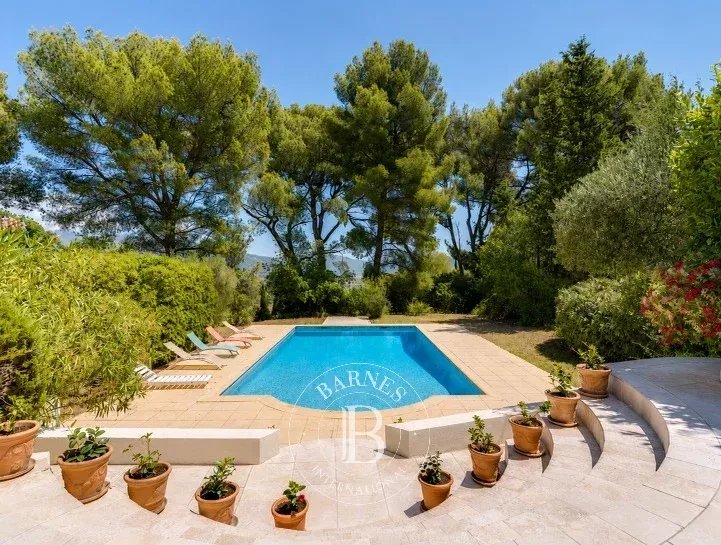 Aubagne  - Villa 12 Pi&egrave;ces 4 Chambres - picture 2