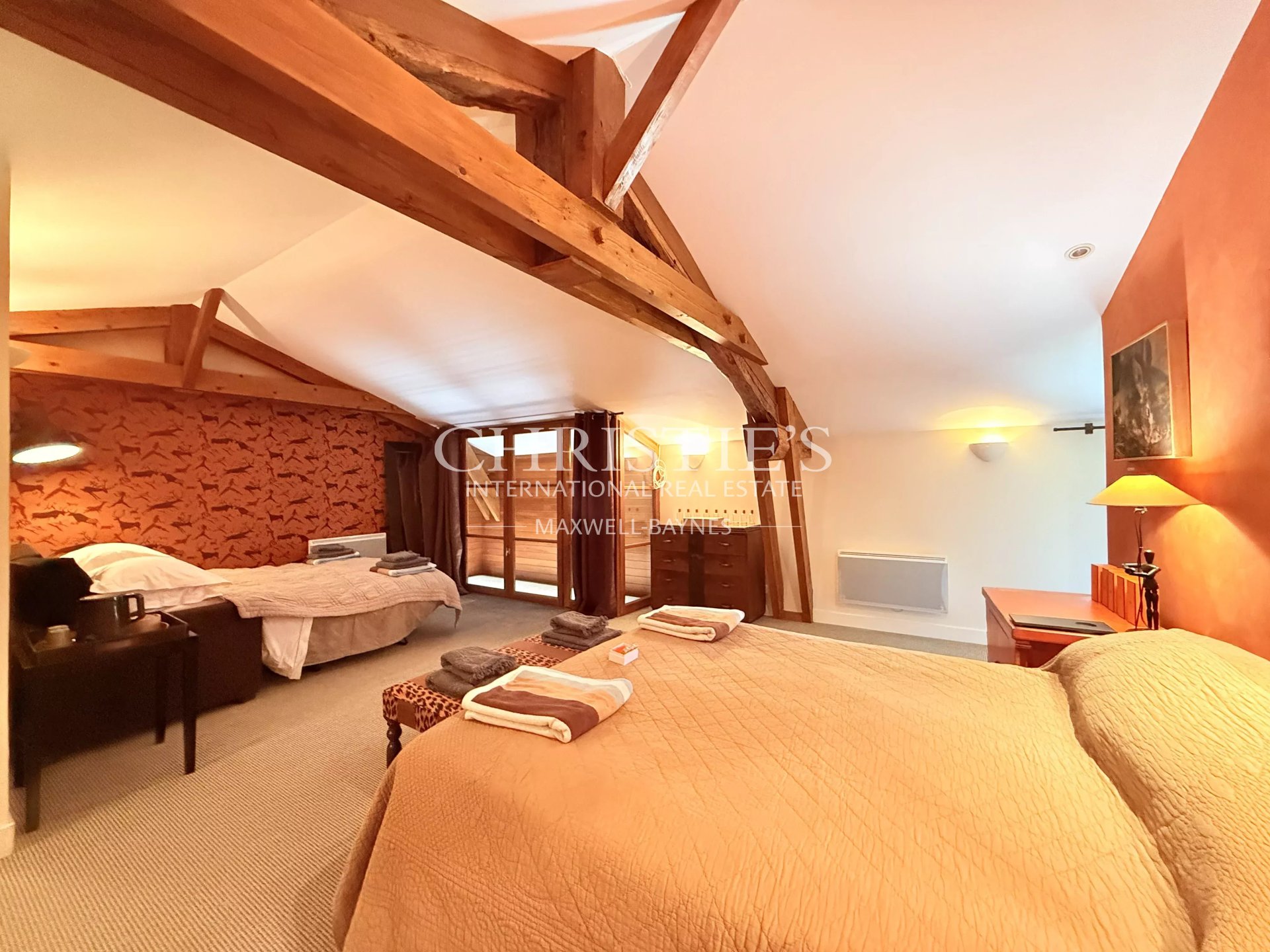 9 Bedroom Villa/Townhouse's Image 29