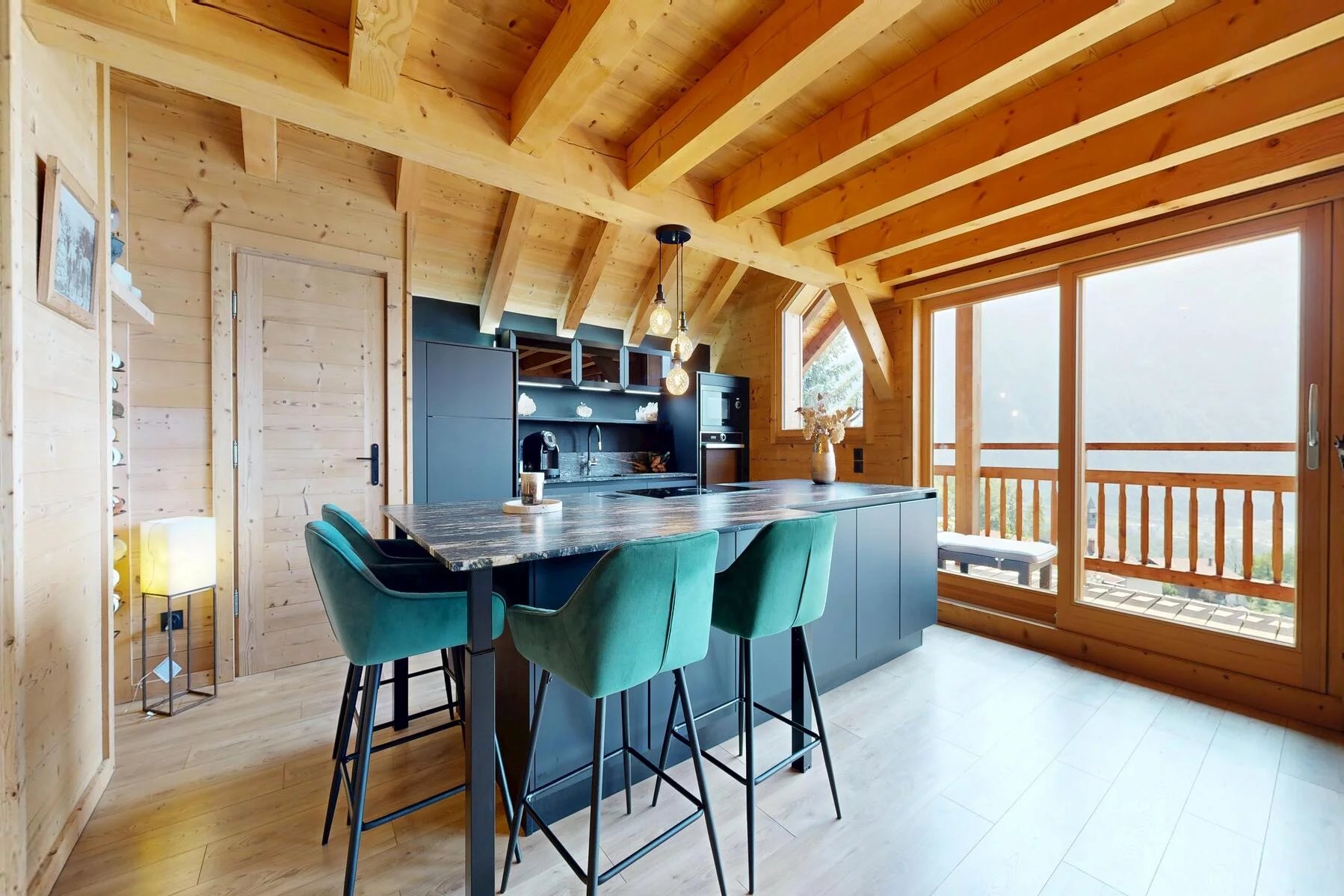 Photo of PASSY - A duplex apartment with two balconies