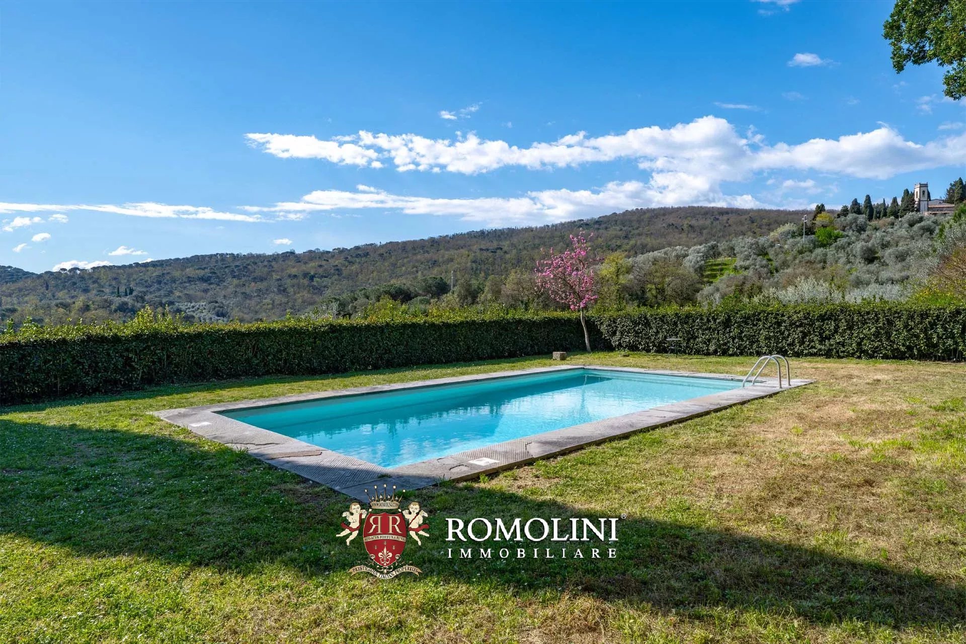 27 Bedroom Vineyard's Image 22