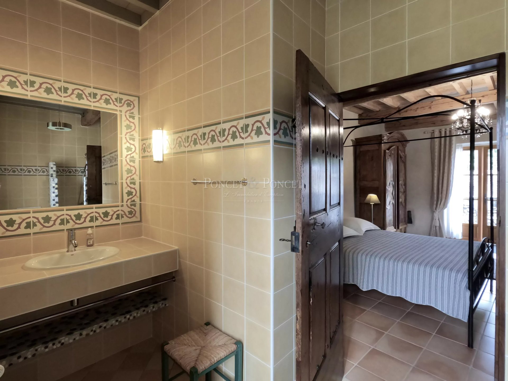 9 Bedroom Villa/Townhouse's Image 12