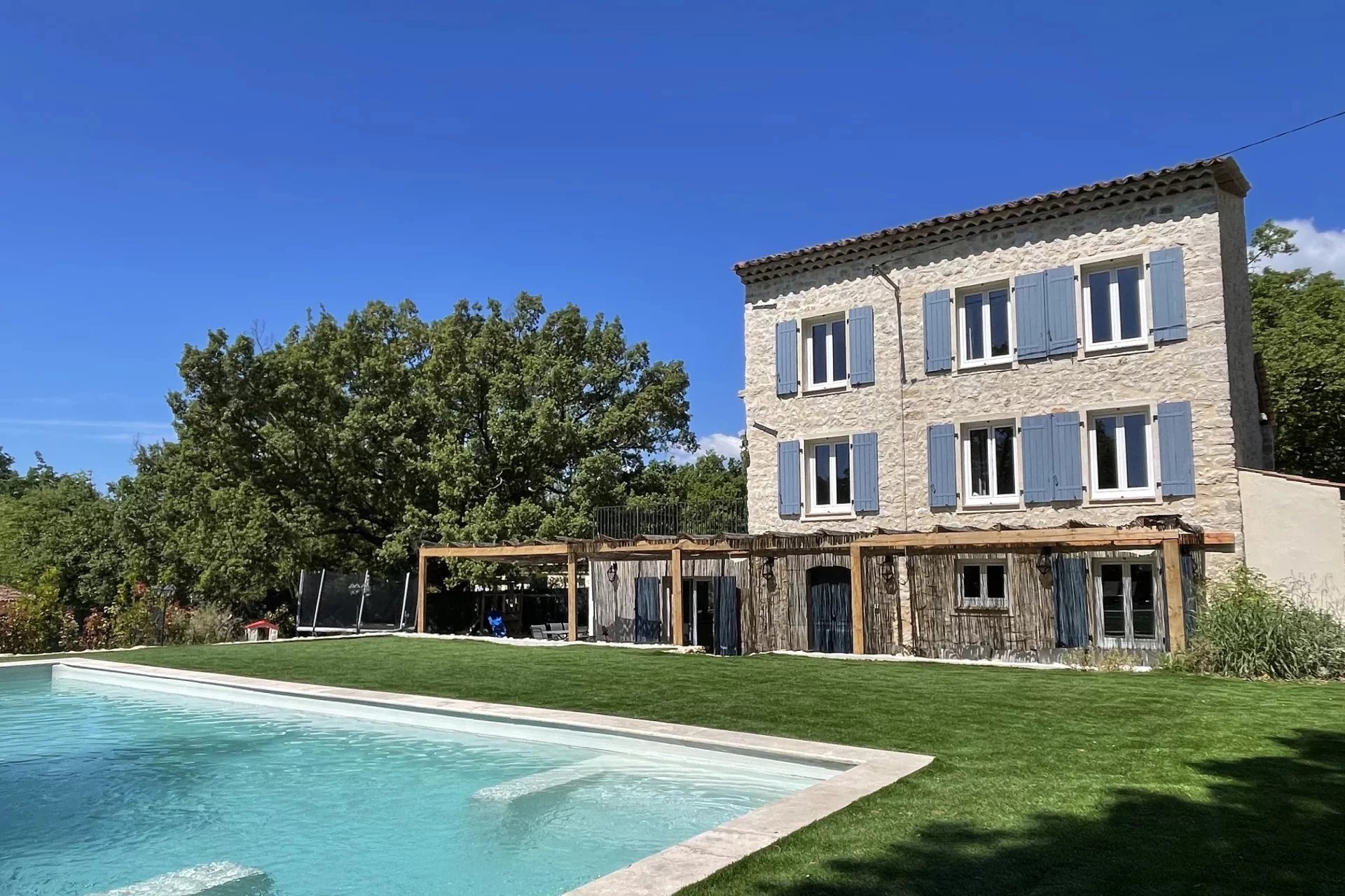 Renovated stone house in a quiet neighbourhood - Fayence