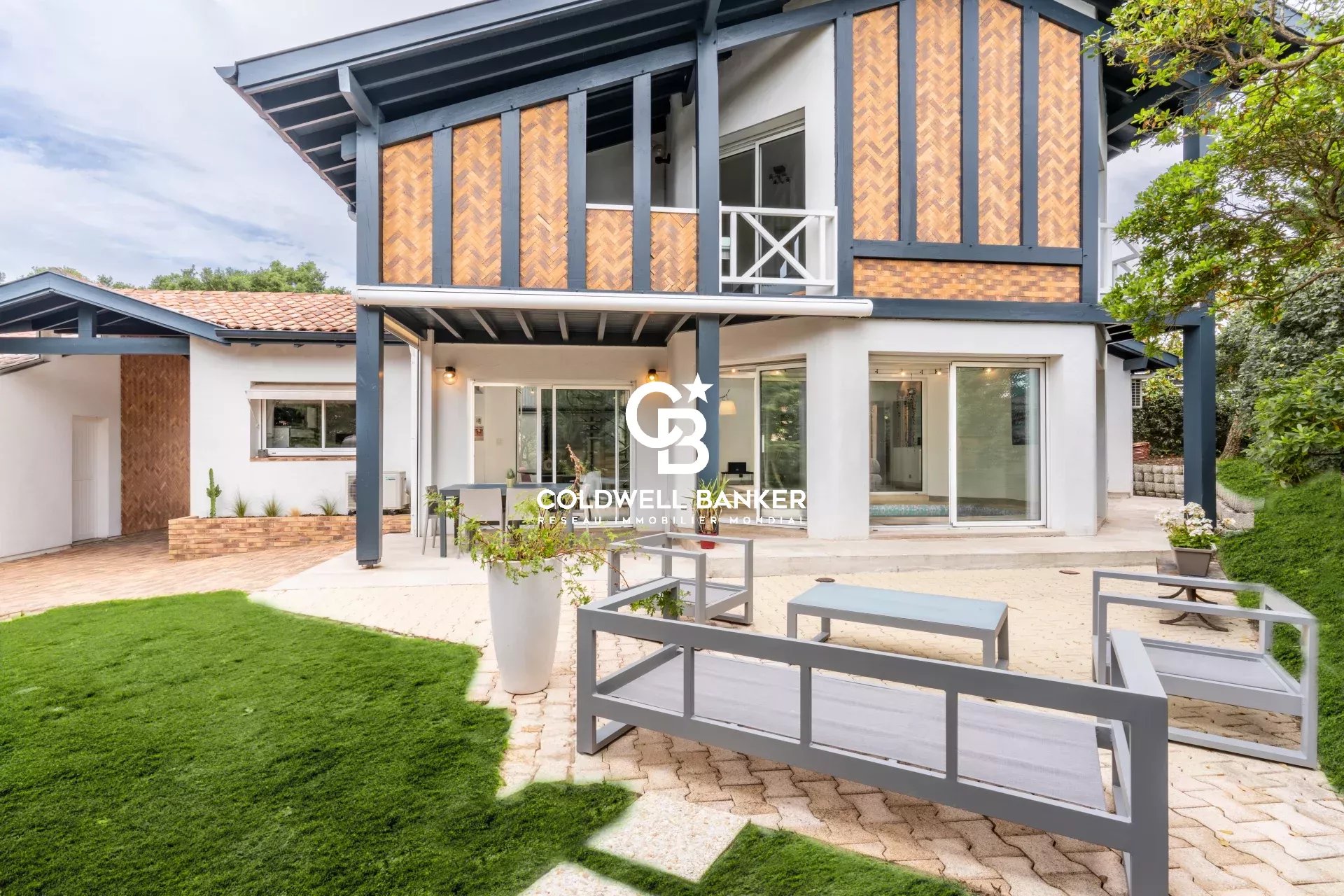 Agence immobilière de Coldwell Banker Surfin Realty