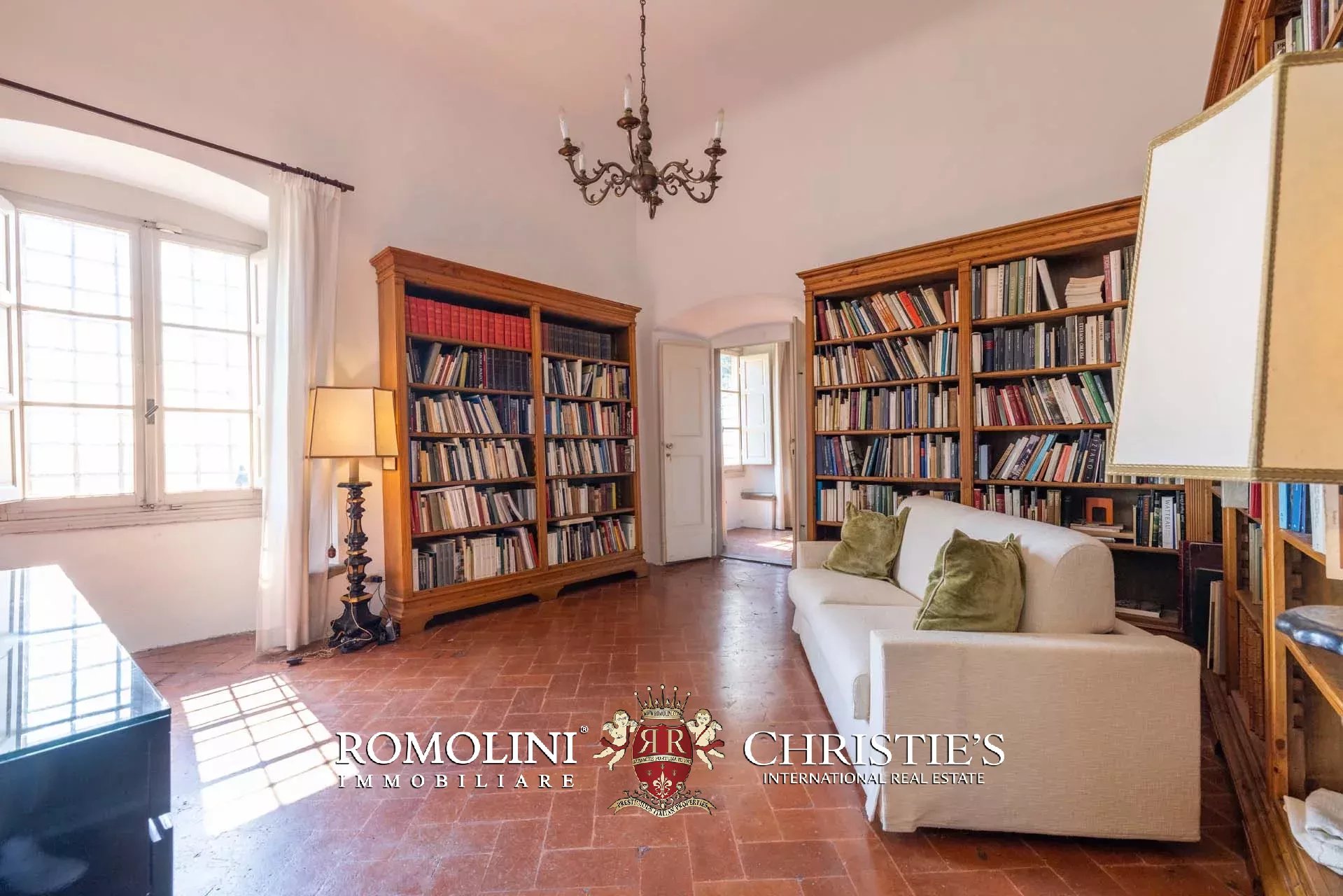 7 Bedroom Villa/Townhouse's Image 52