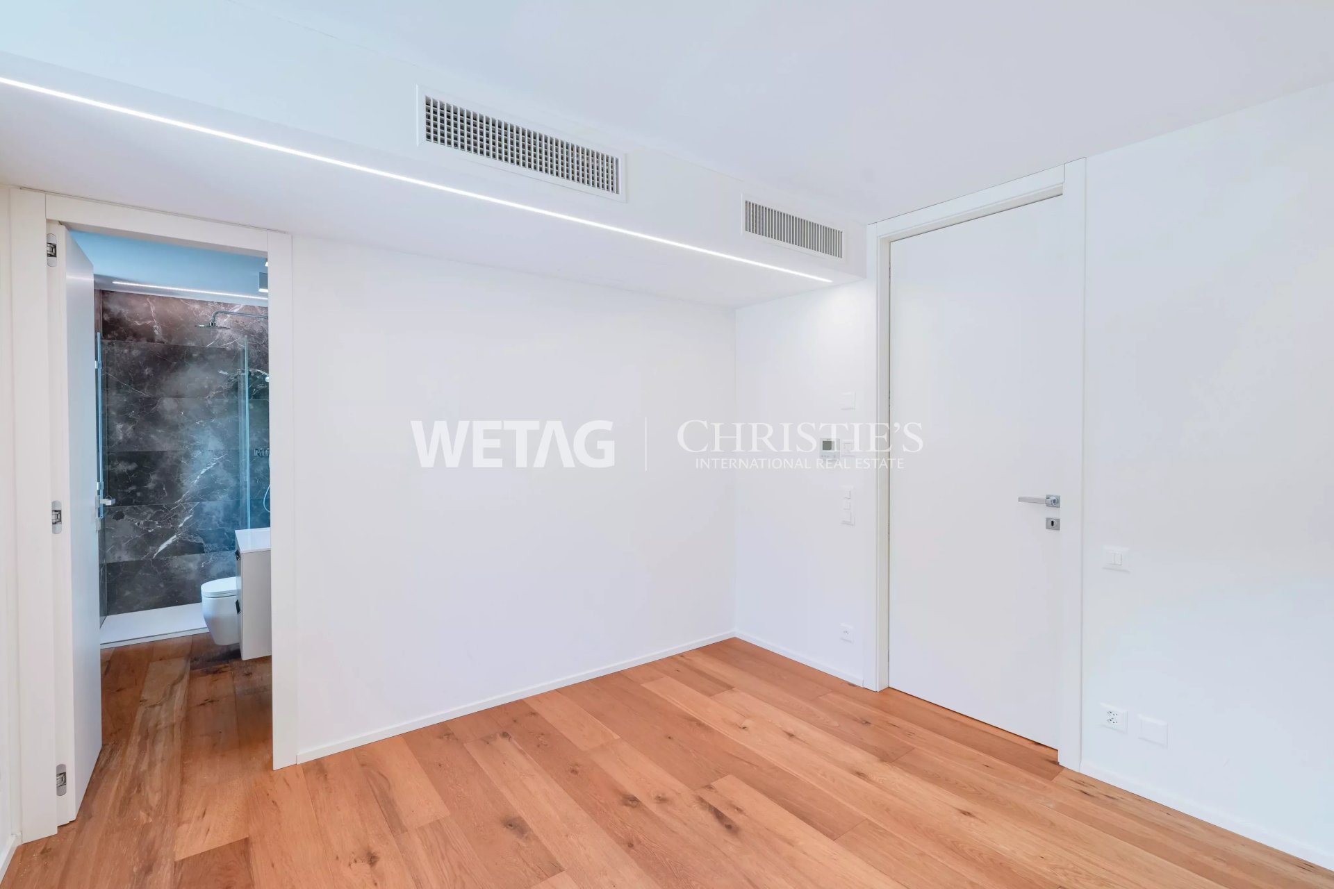 4 Bedroom Villa/Townhouse's Image 8