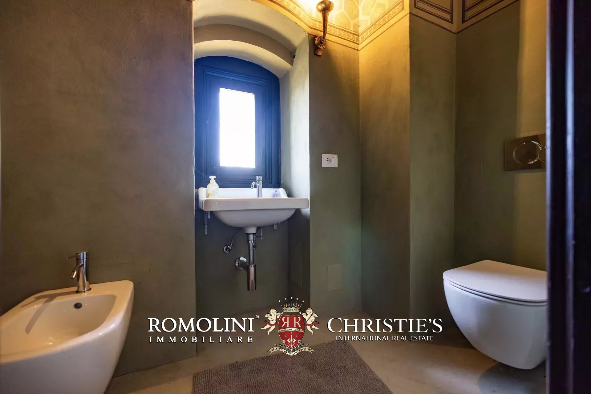 35 Bedroom Chateau's Image 52
