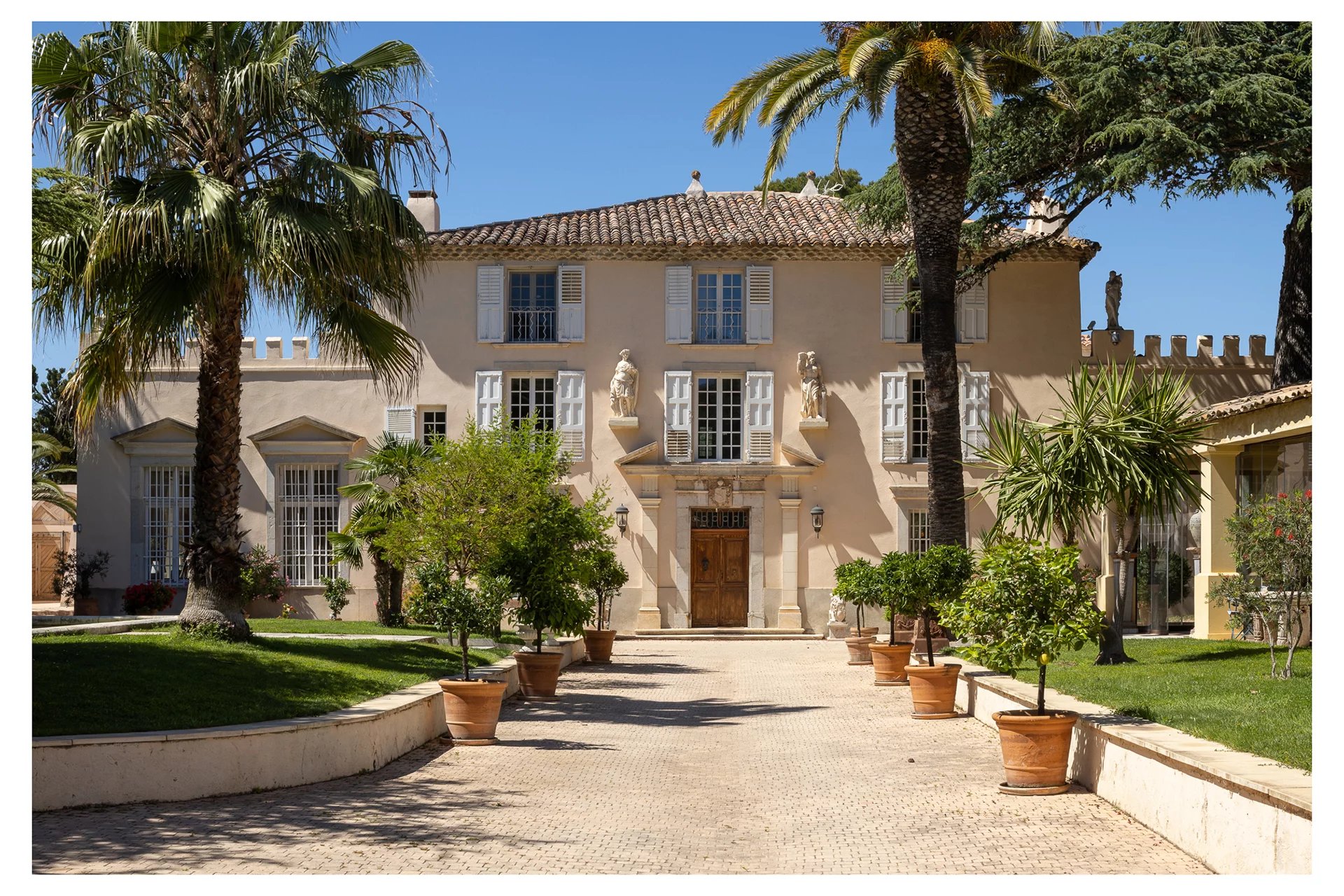 Sale Castle Saint-Cyr-sur-Mer