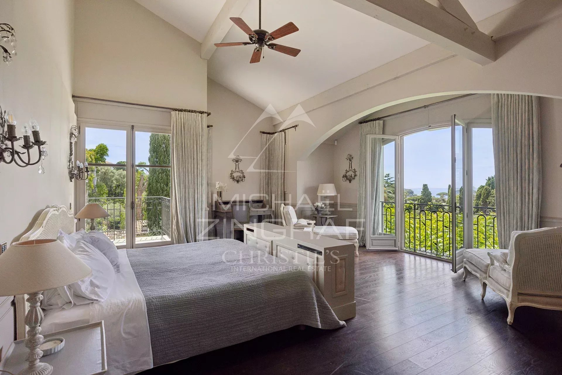 7 Bedroom Villa/Townhouse's Image 3