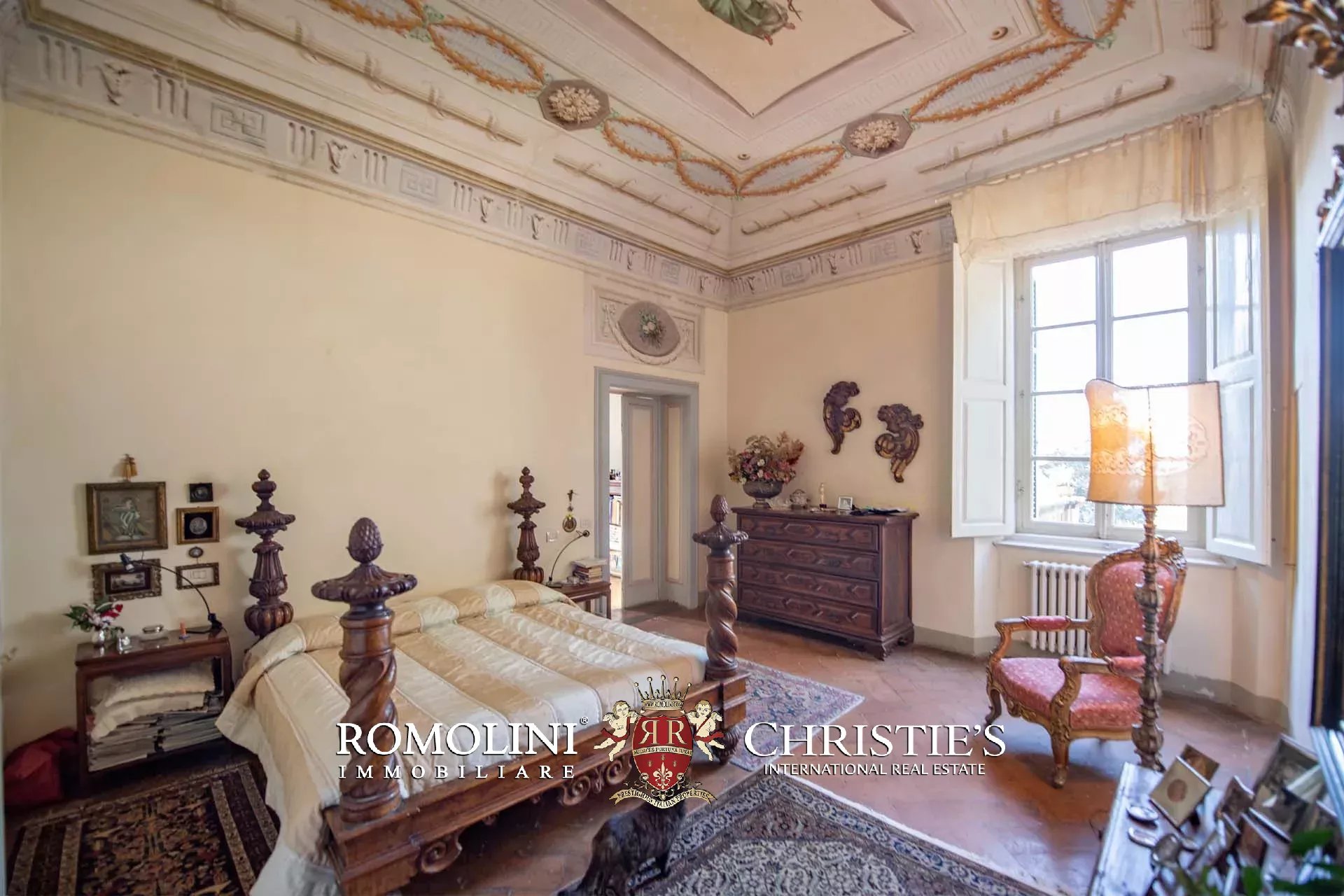 LUXURY PERIOD VILLA FOR SALE NEAR PISA, TUSCANY