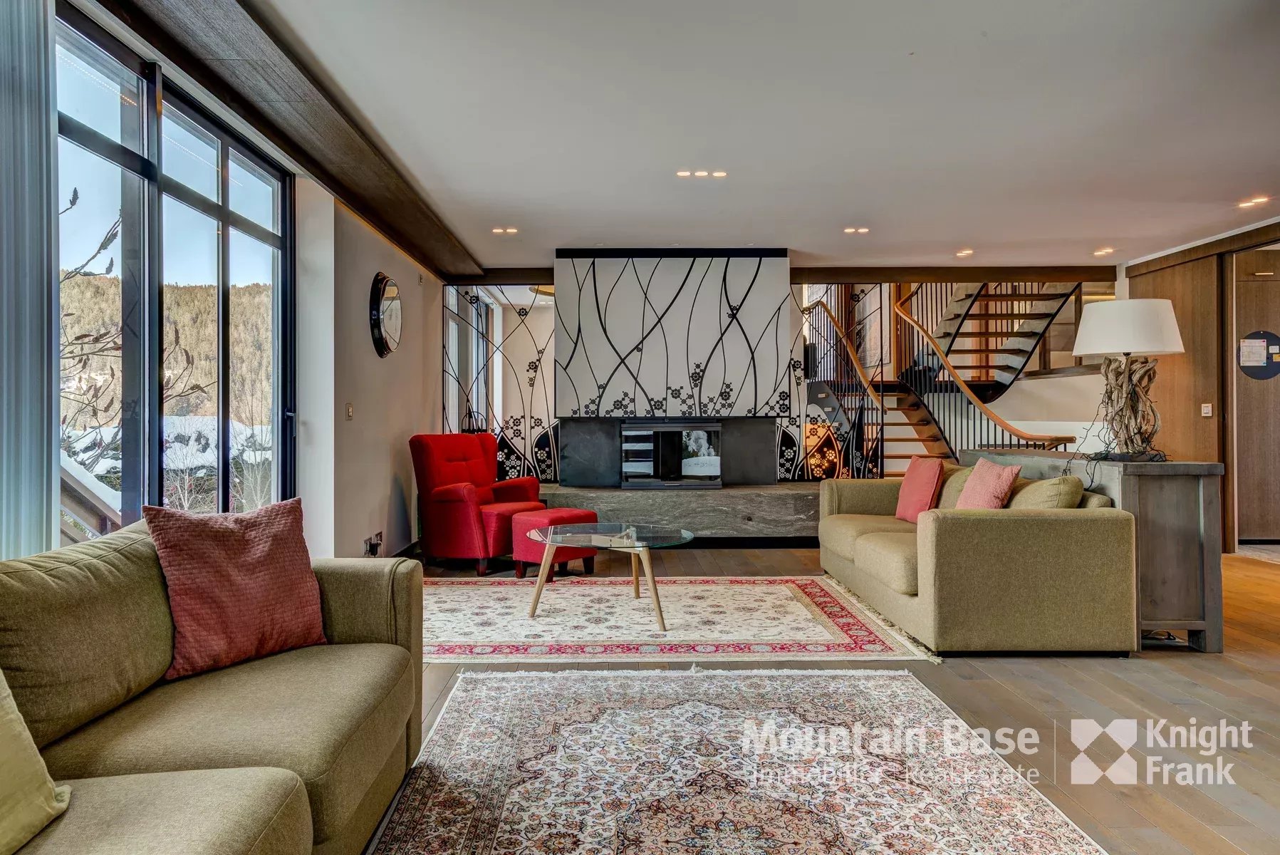 Photo of Beautifully designed, contemporary 4/5 bedroom chalet in a quiet area of Les Houches