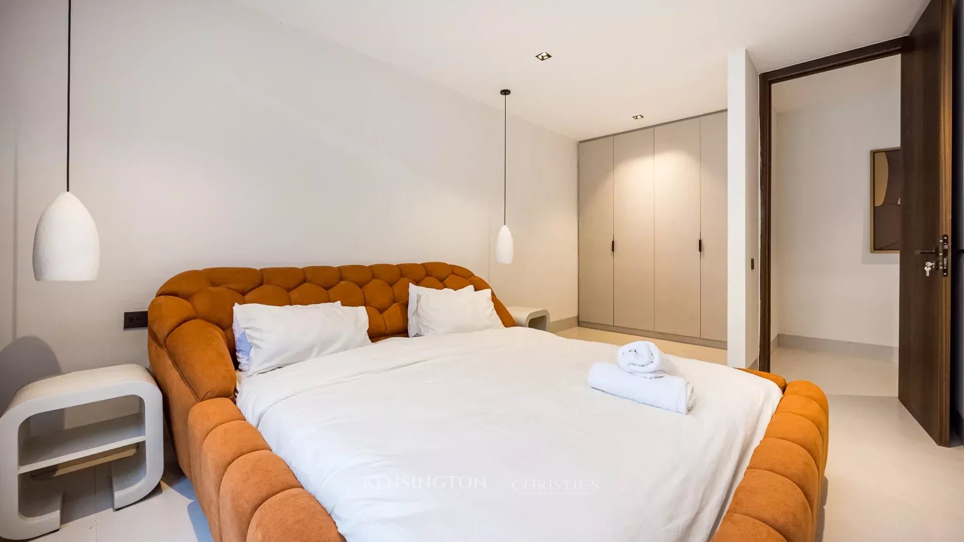 6 Bedroom Villa/Townhouse's Image 38