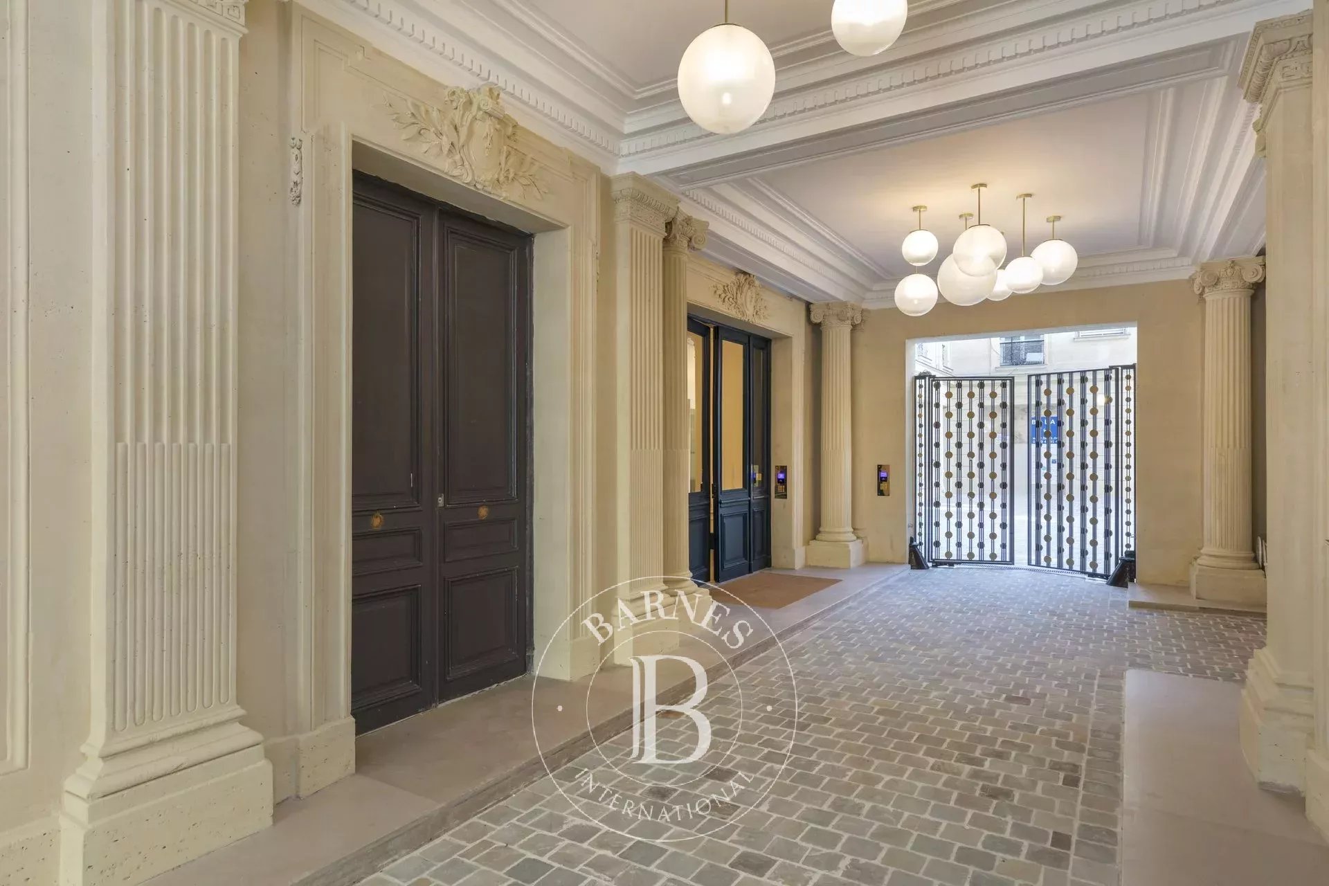 Daire Paris 8ème - picture 11