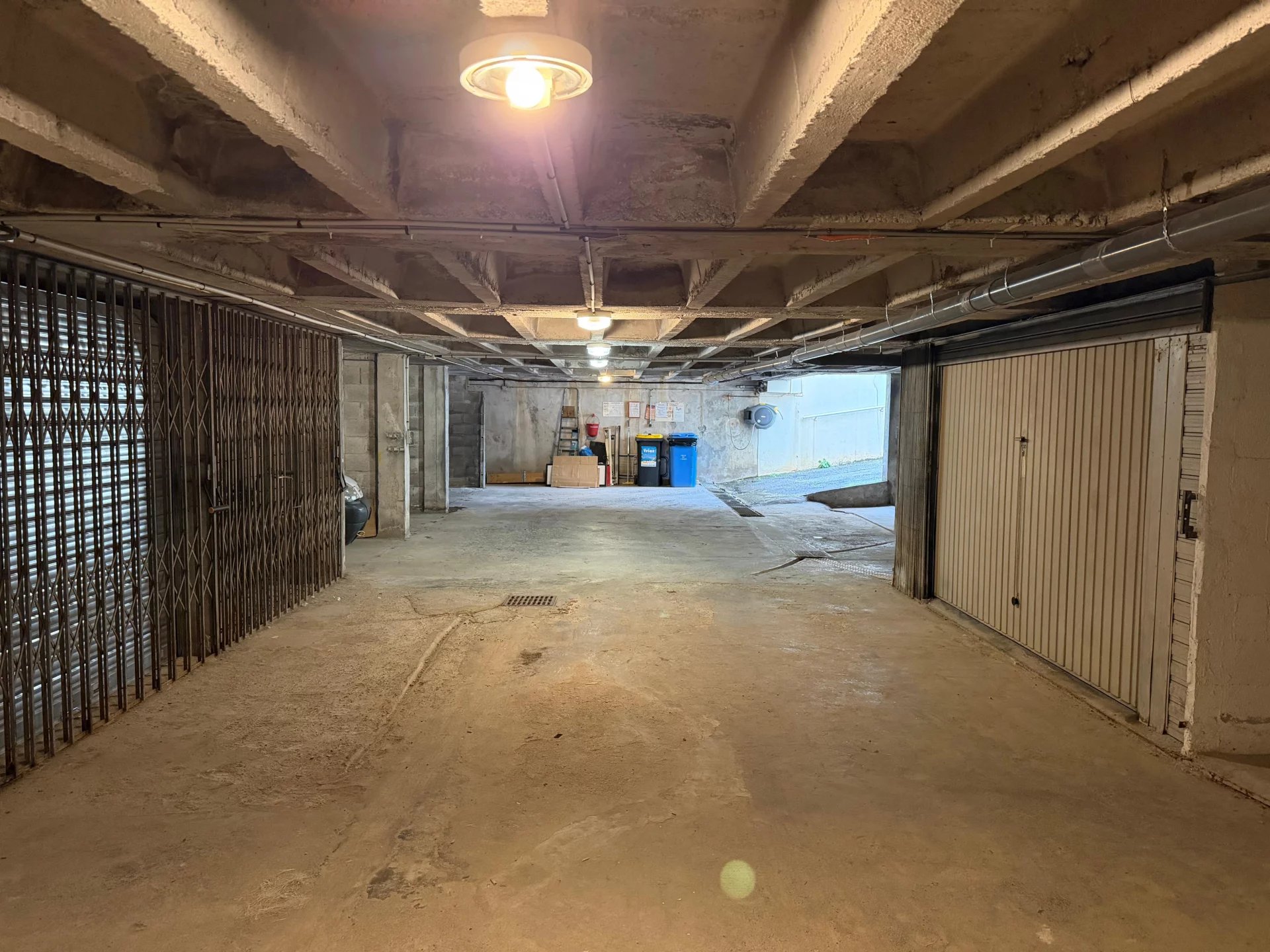 Closed Garage Unit – 12 m² – Palm Beach