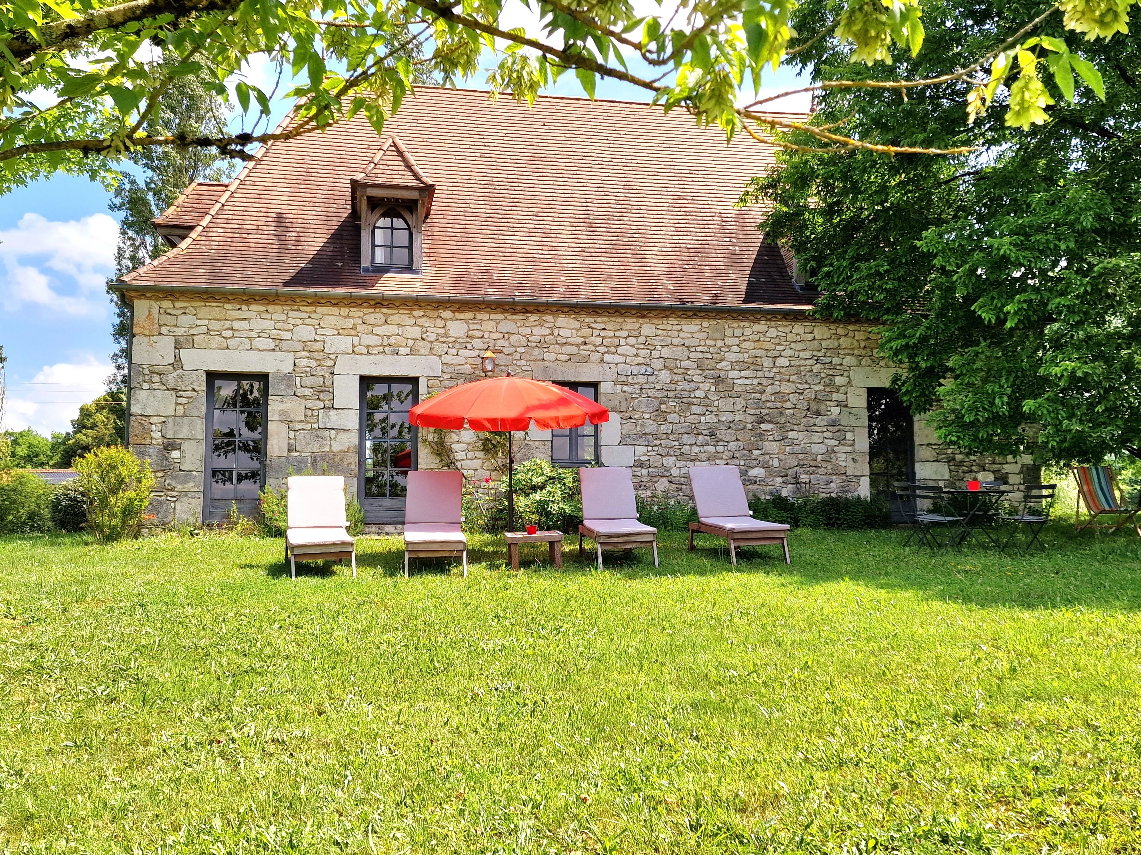 Charmante maison en pierre avec une vue magnifique