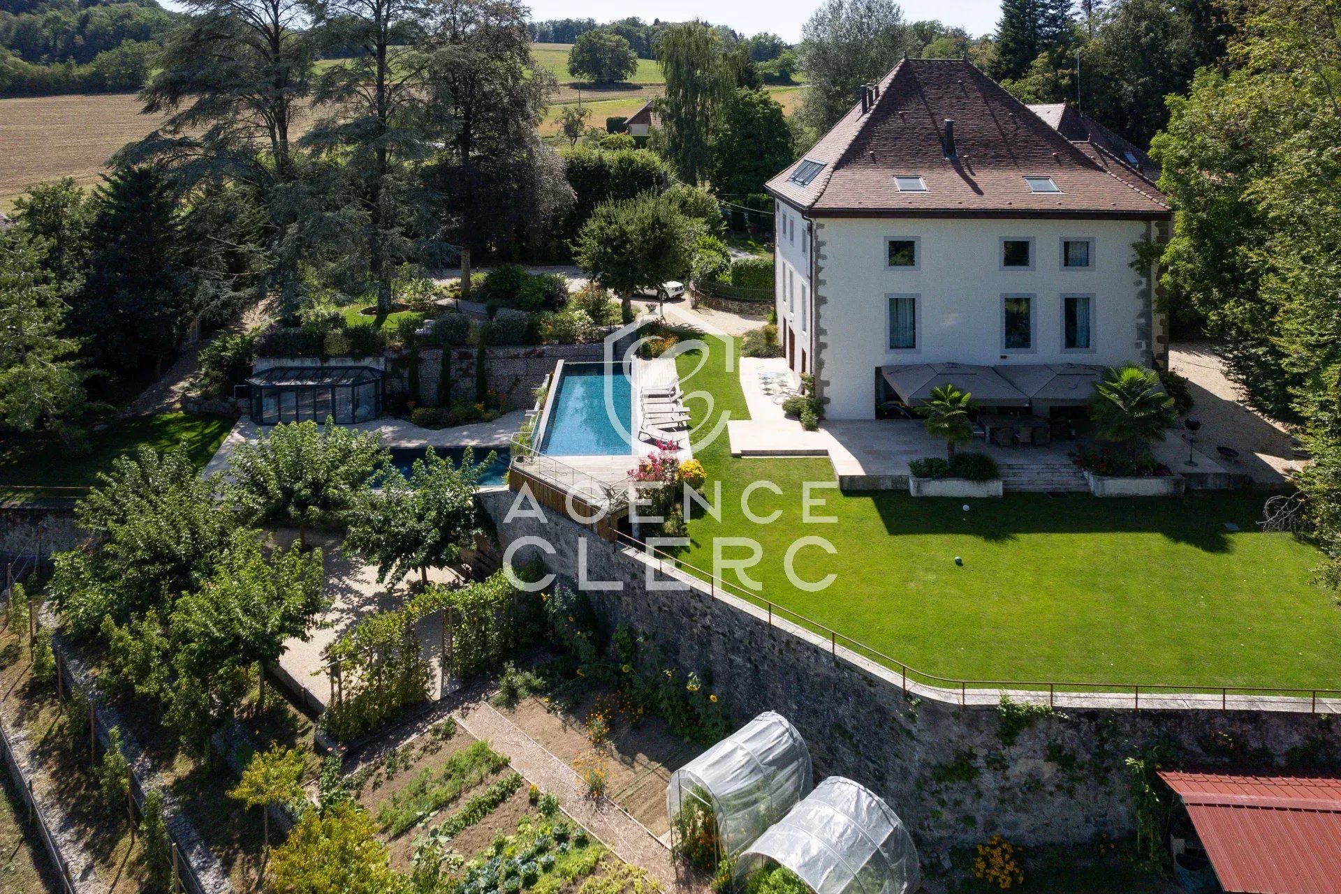8 Bedroom Villa/Townhouse's Image 7