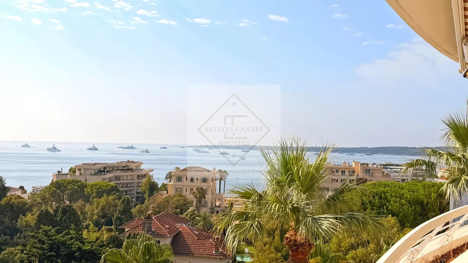 APPARTEMENT 3 PIÈCES RÉNOVÉ – MOURE ROUGE – VUE MER PANORAMIQUE — photo 2