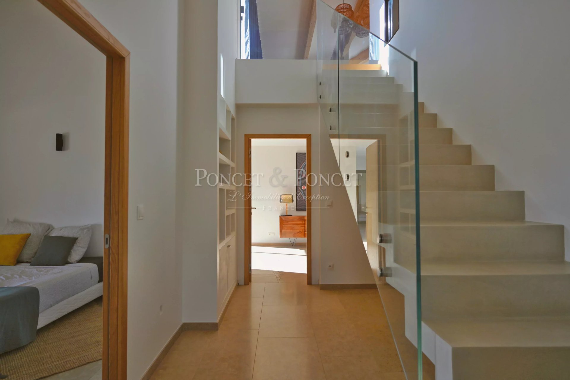 6 Bedroom Villa/Townhouse's Image 16