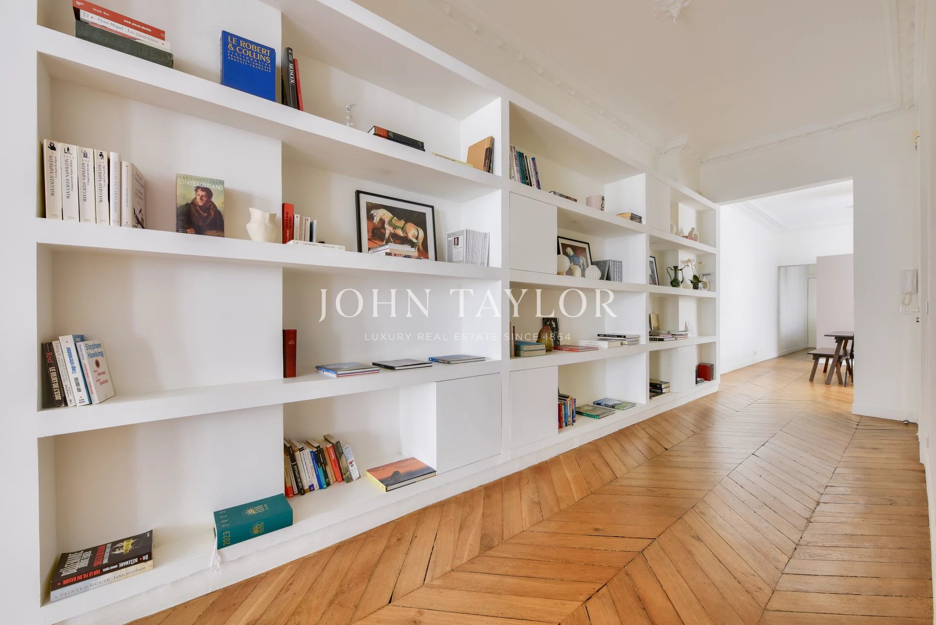 Sale Apartment Paris 8th
