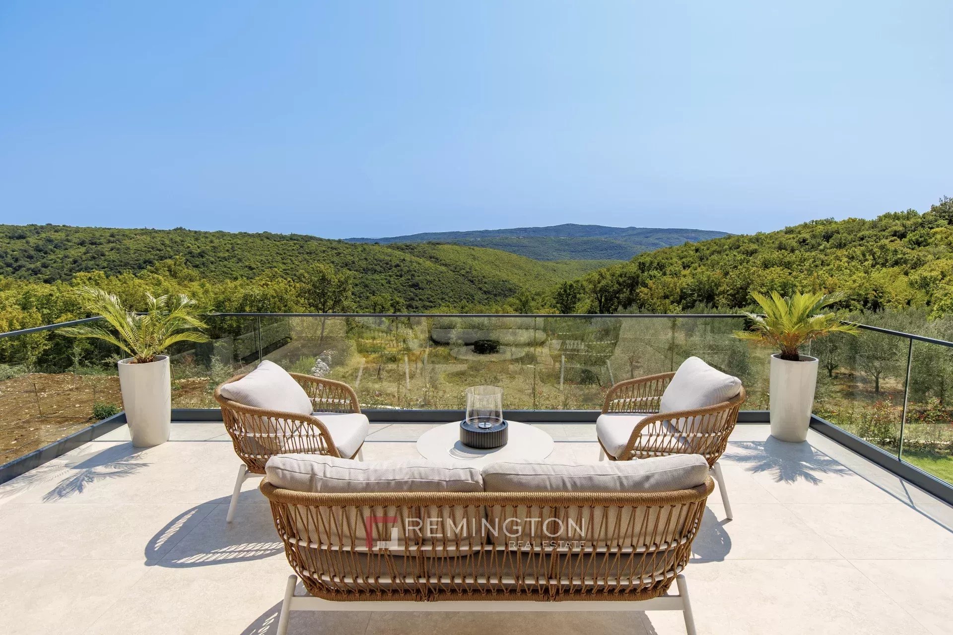 2 Bedroom Villa/Townhouse's Image 11