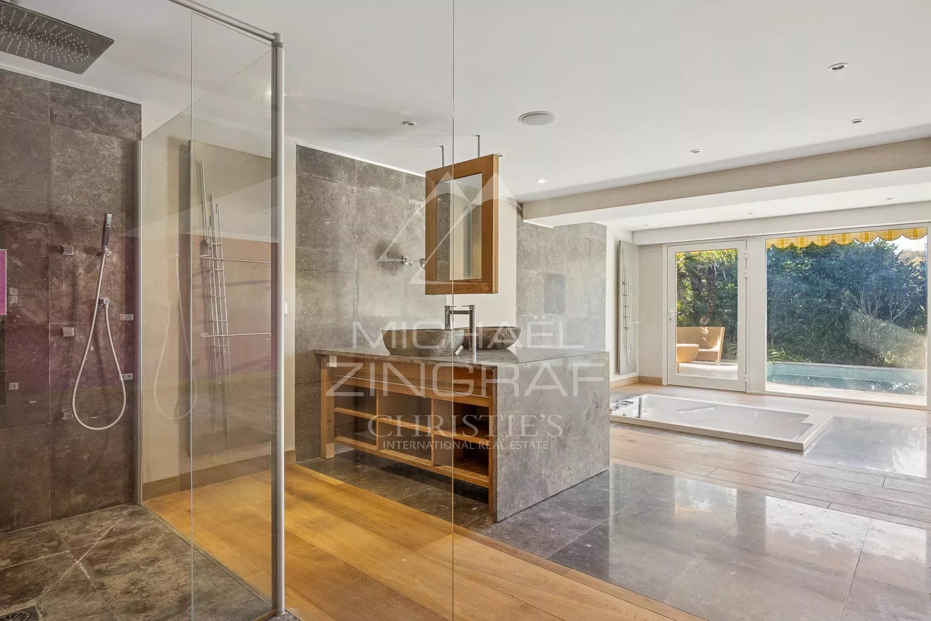 5 Bedroom Villa/Townhouse's Image 8