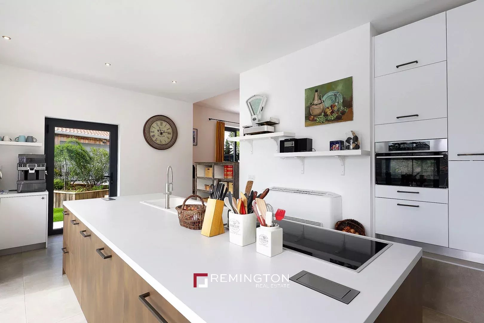 5 Bedroom Villa/Townhouse's Image 3