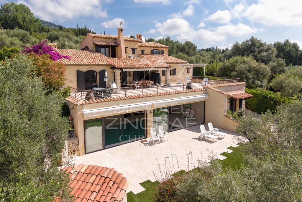 Villa for sale in Tourrettes sur Loup — Close to Saint-Paul de Vence - Nearby the village