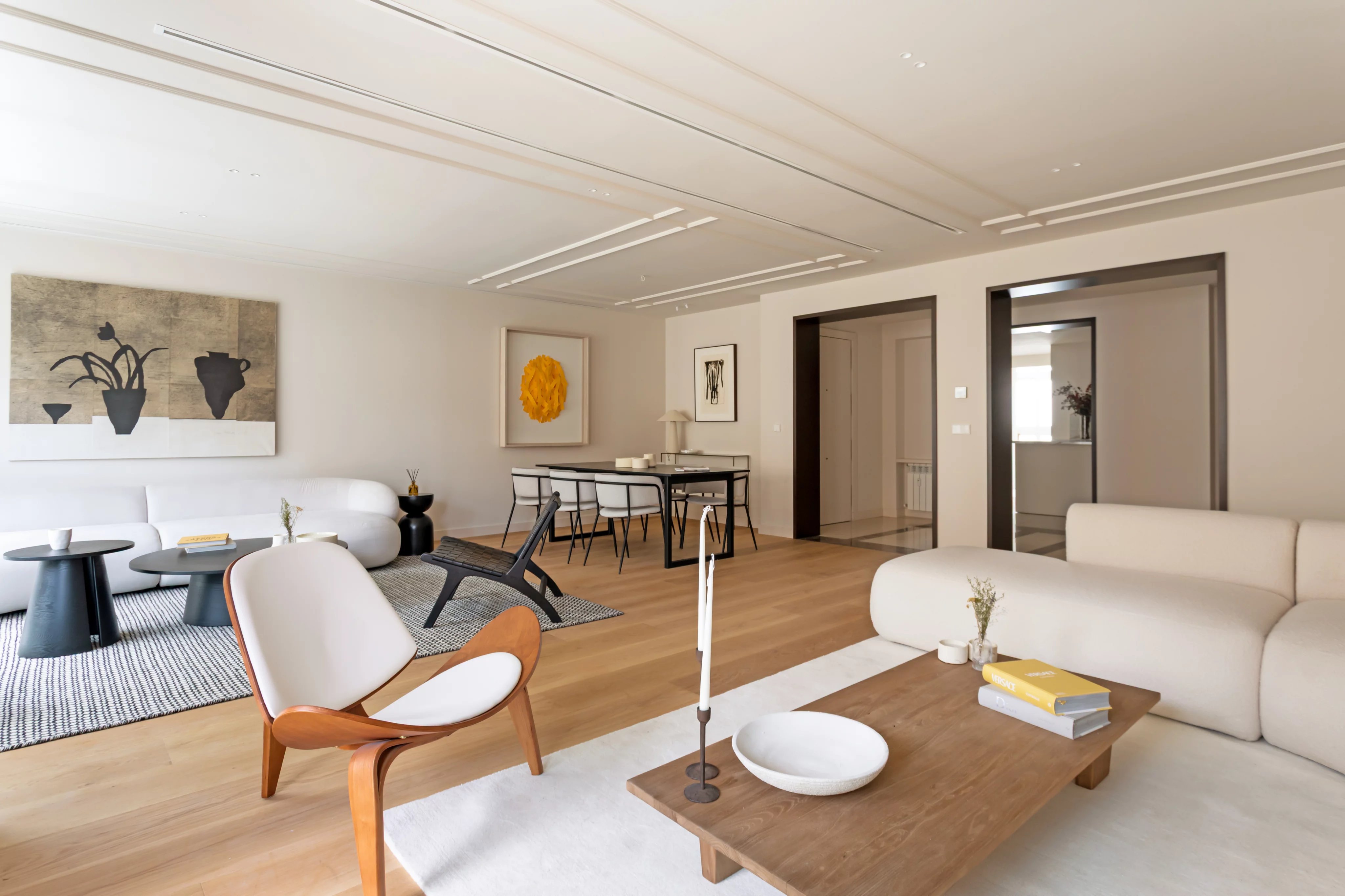 Excellente logement dans la prestigieuse Calle Villanueva avec garage et balcon orienté au sud