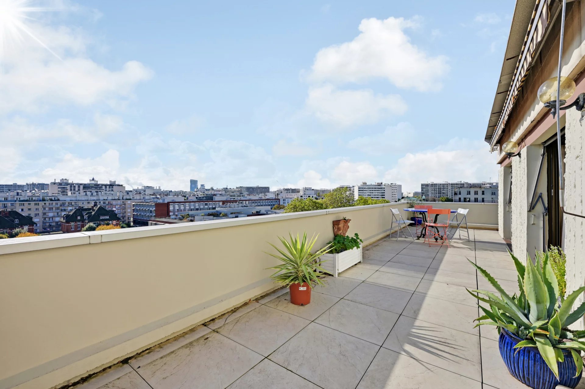 APPARTEMENT - 4 PIÈCES  84 m2 Terrasse - 75012 - Image Array