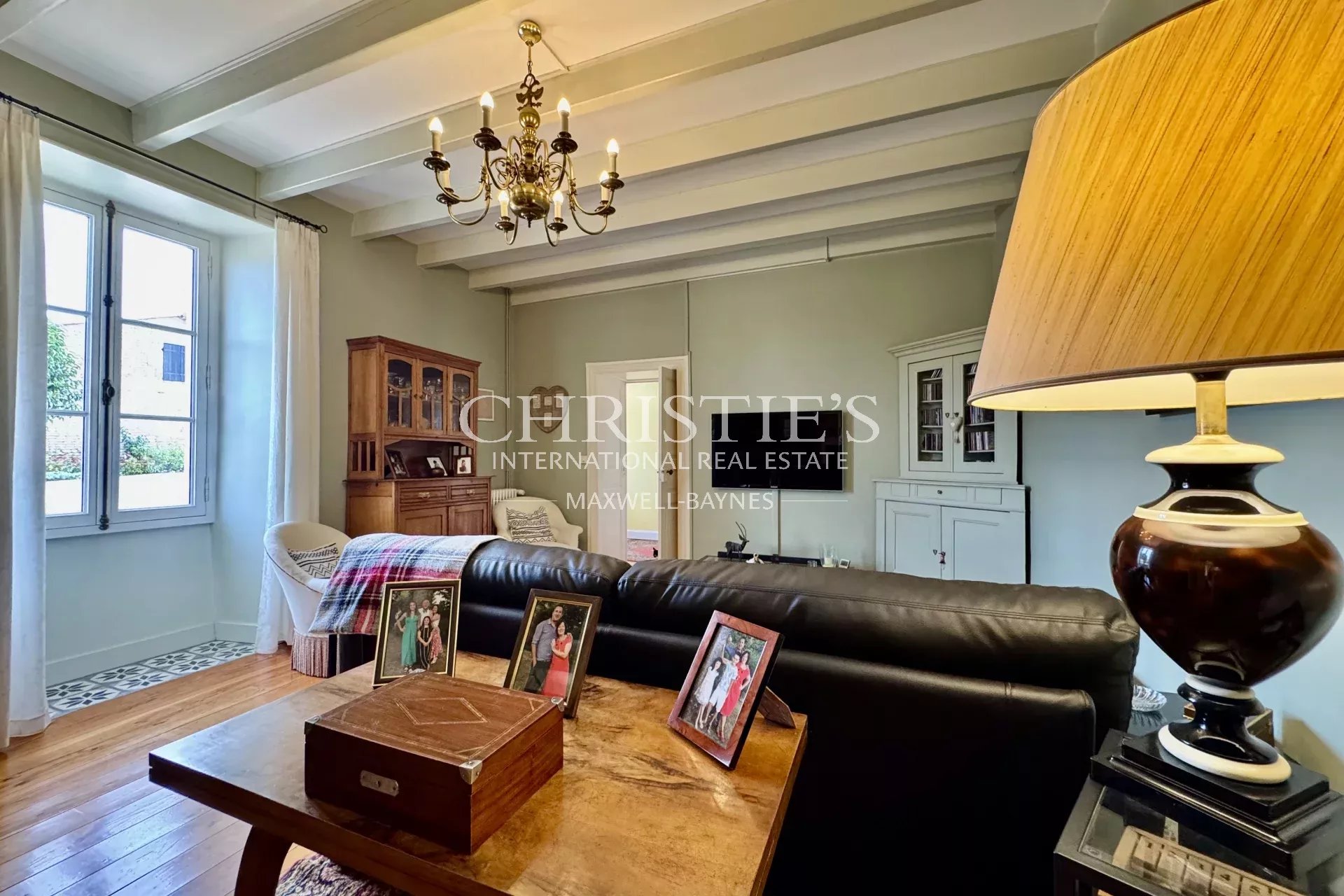 6 Bedroom Villa/Townhouse's Image 18