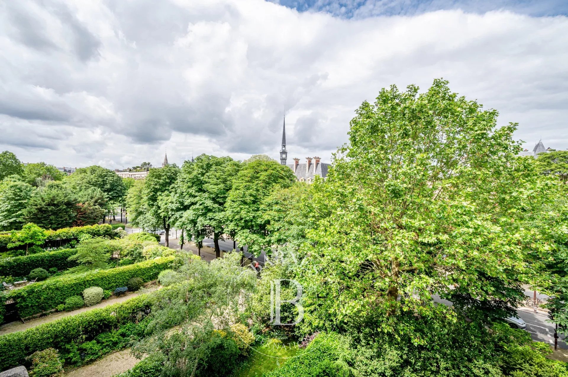 Sole agent - Neuilly - Inkermann-Borghèse - 2 or 3-bedroom apartment - Upper floor - Unobstructed views