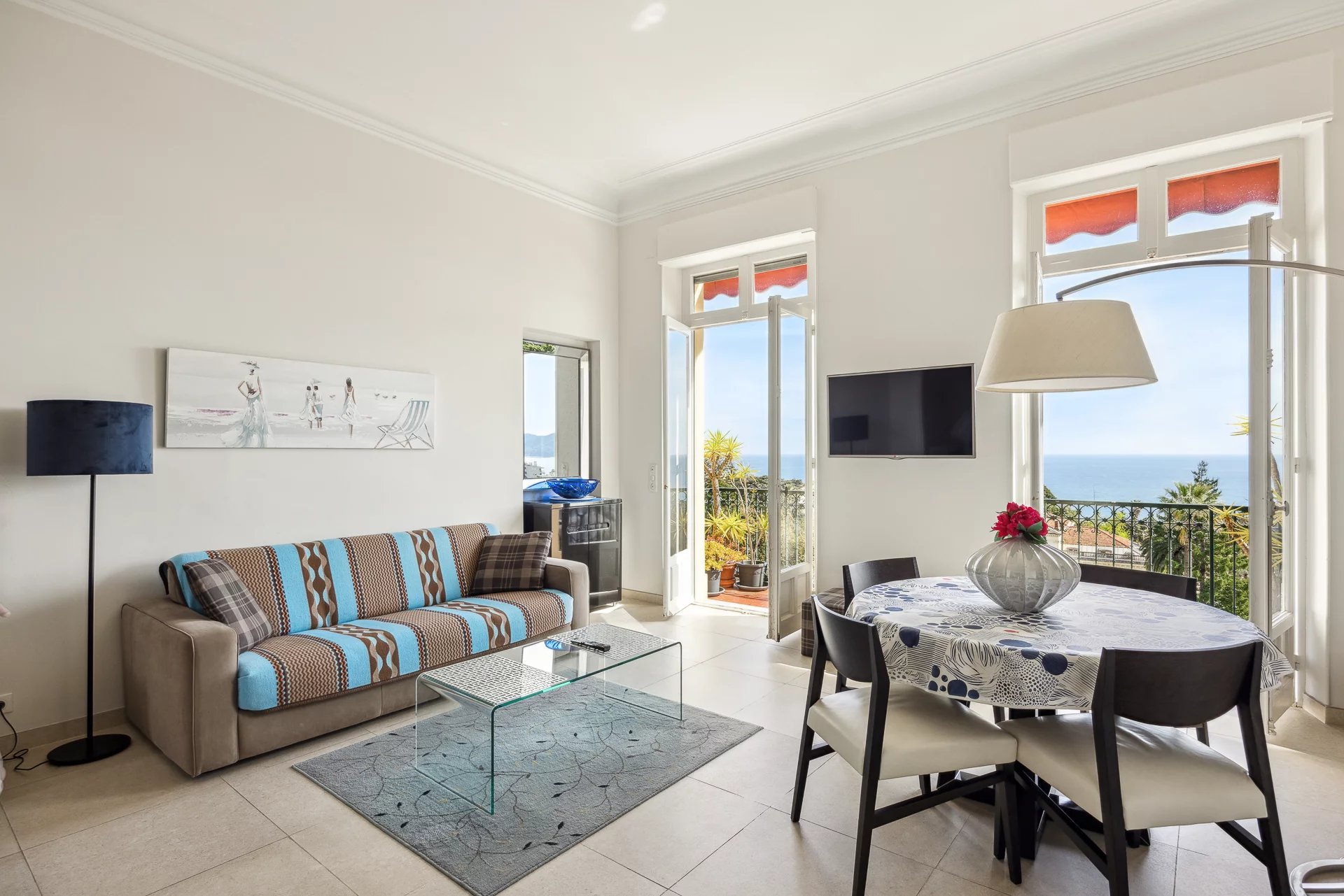 Cannes – Croix des Gardes – 2-Bedroom Apartment with Panoramic Sea View